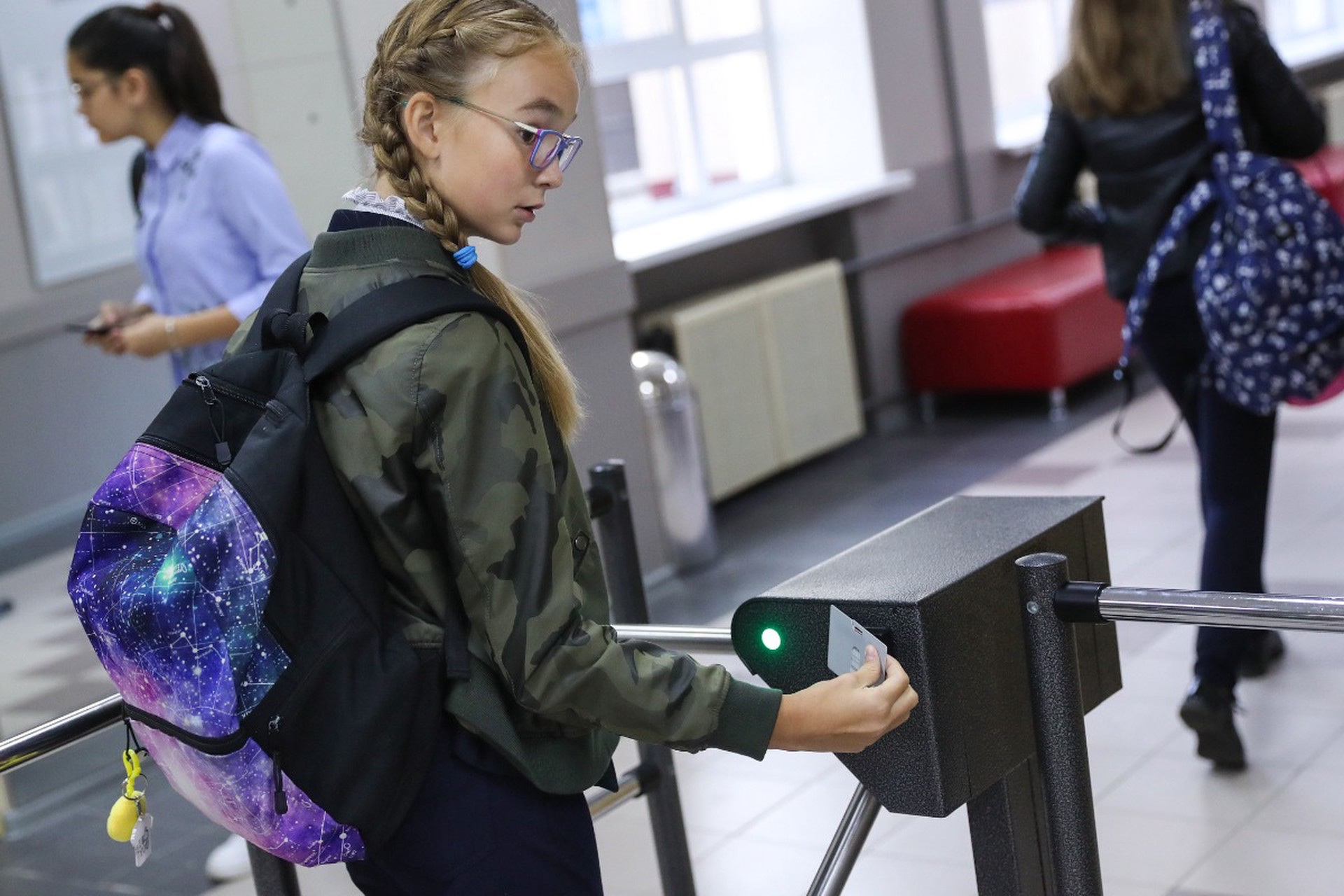 Биометрия вместо геометрии: зачем наших детей загоняют в цифровой концлагерь