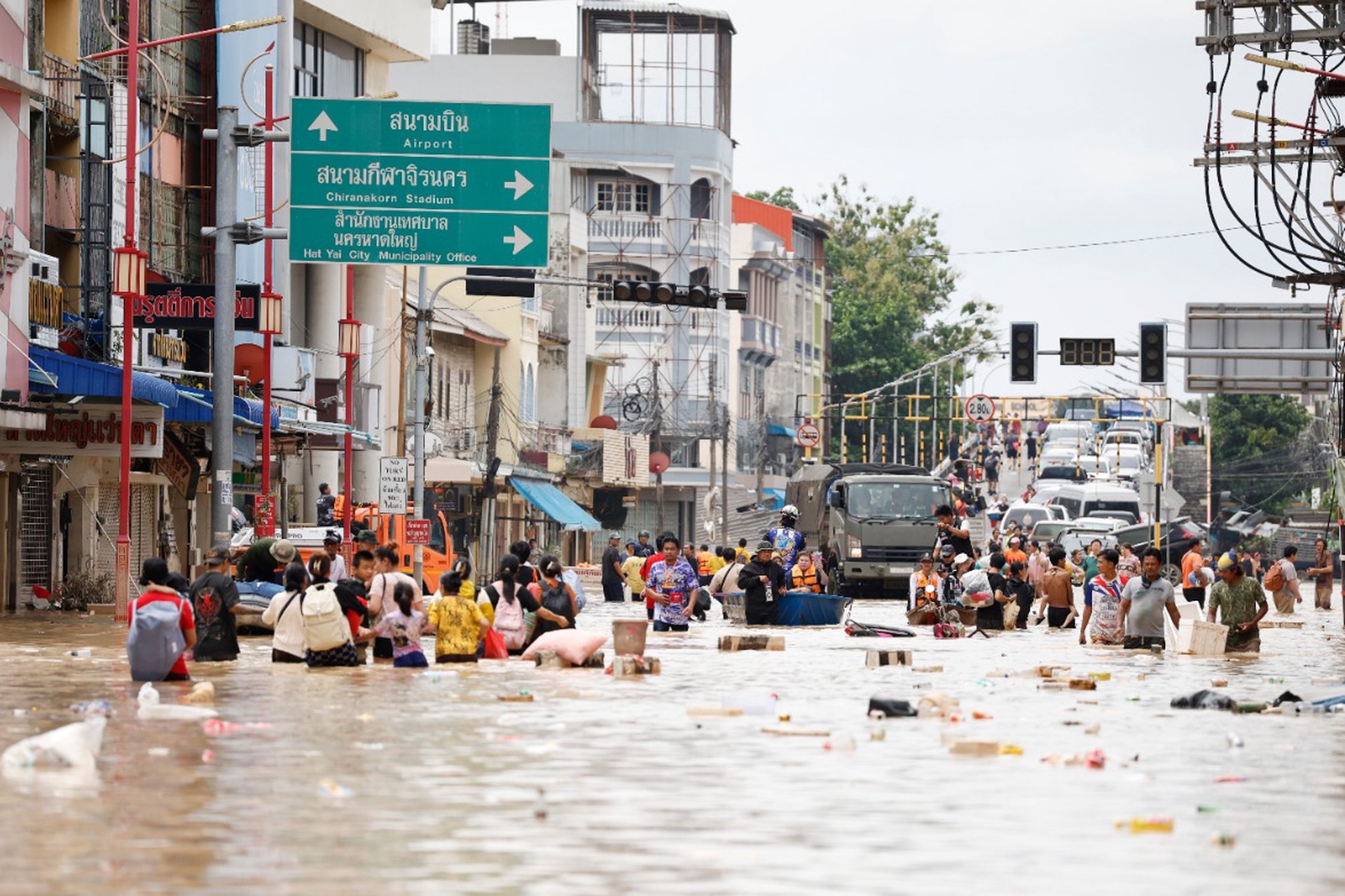 Число жертв наводнения в Таиланде резко выросло