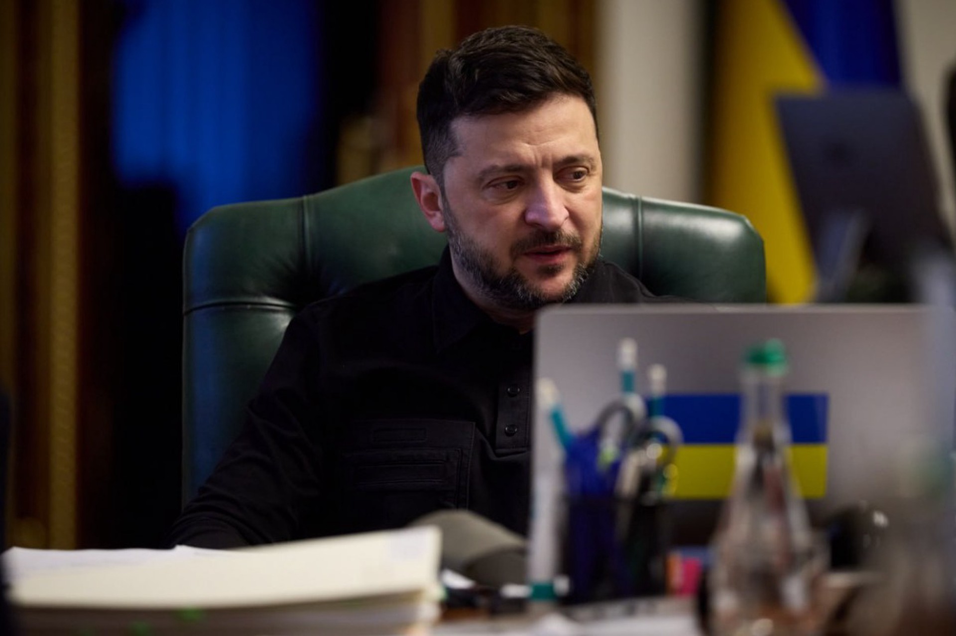 Экс-депутат Рады допустил скорые обыски в кабинете Зеленского после скандала с Ермаком