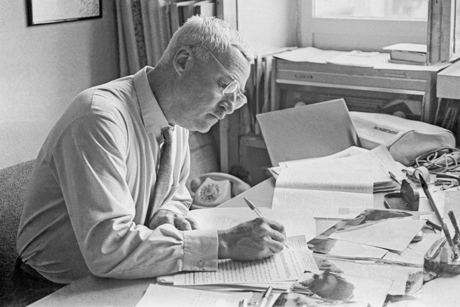 Фронт – он: почему сейчас самое время перечитать Константина Симонова