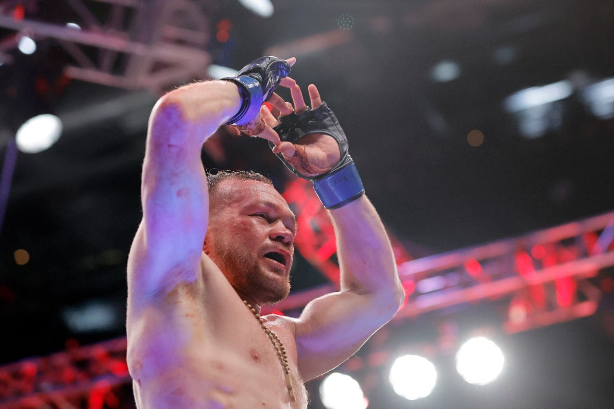Российский боец вернул титул чемпиона UFC