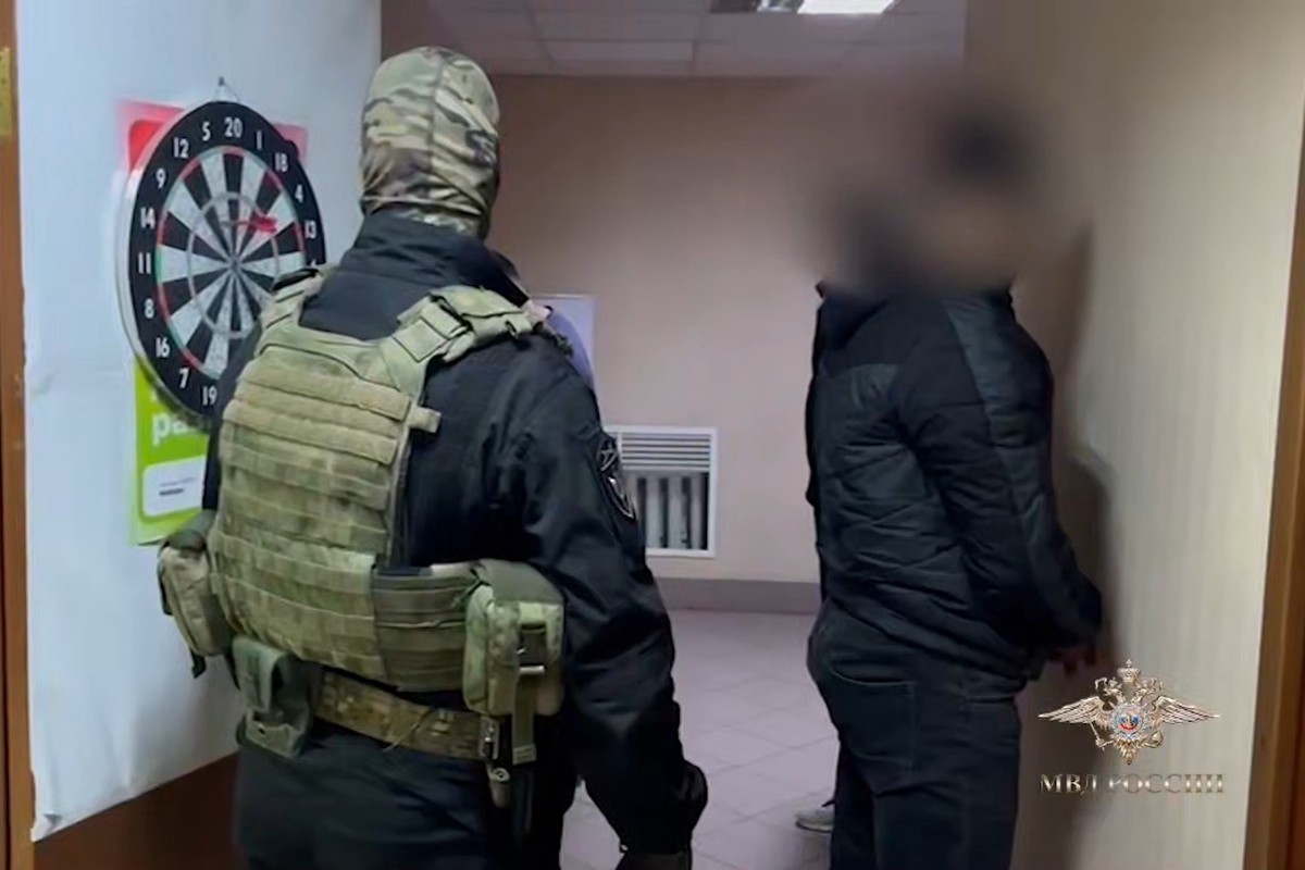 Задержаны мошенники, воровавшие жалование у участника СВО
