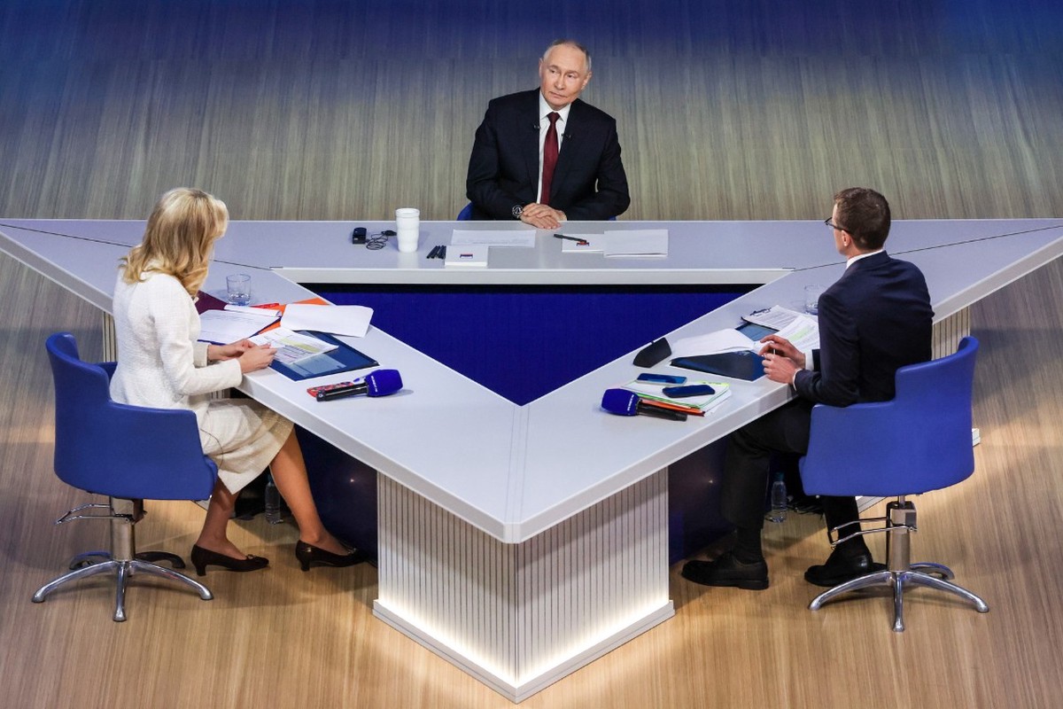 Путин: Материнство в России должно стать модным
