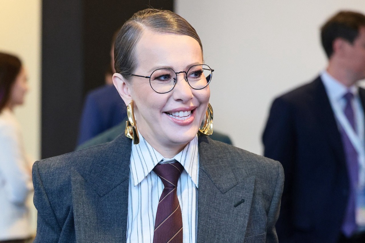 Рекламная дезинтеграция: почему Генпрокуратуру попросили проверить Гузееву, Собчак и Лолиту