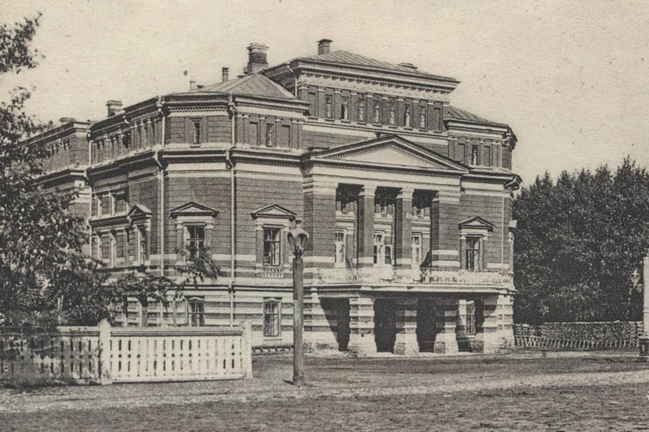 Райский фасад: чем славен Пермский театр оперы и балета