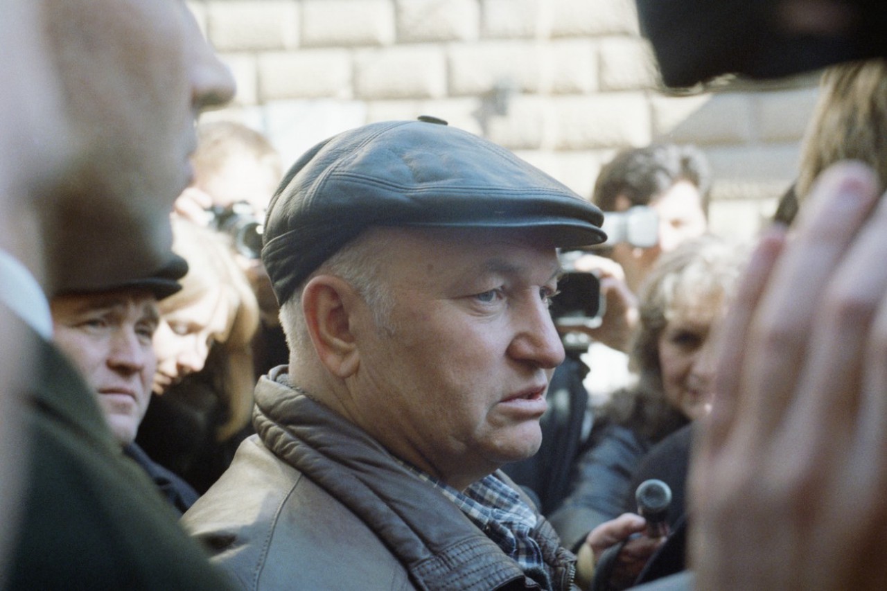 20 миллионов Лужкову: топ-5 самых больших и знаменитых взяток в России