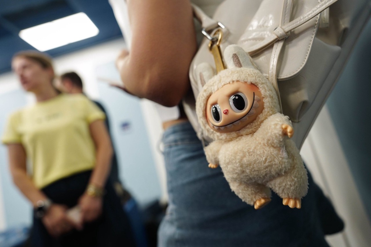 Нейробабушки, Лабубу и инопланетяне: чем россиянам запомнился 2025 год