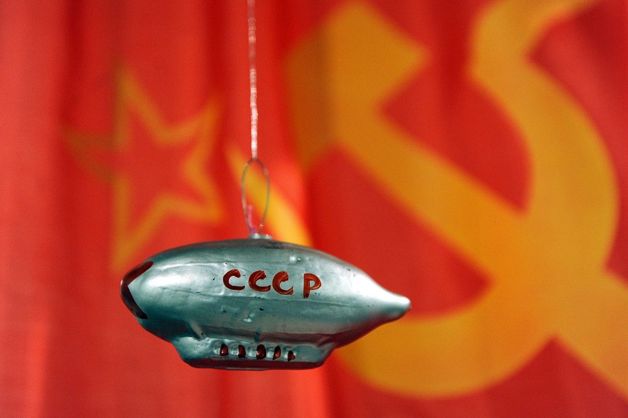 Предыстория игрушек: какими были советские елочные украшения