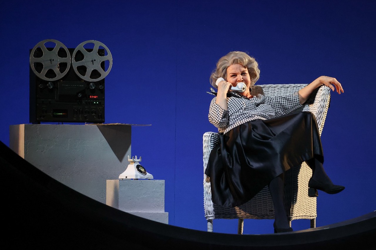 С нелегким паром: почему жизнь актеров из «Иронии судьбы» сложилась так по-разному