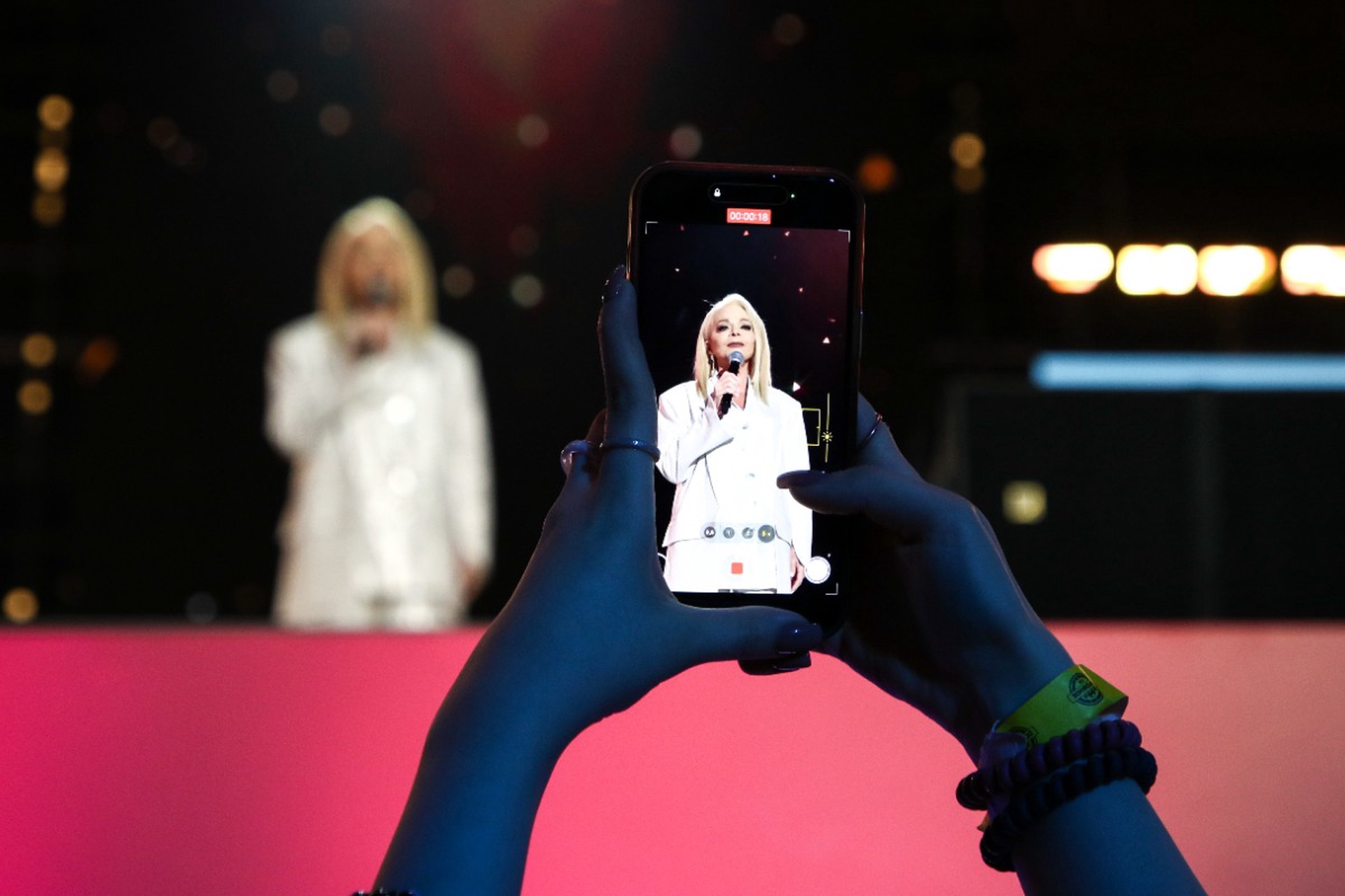 «Любыми способами»: Ларисе Долиной дали совет, как вернуть народную любовь