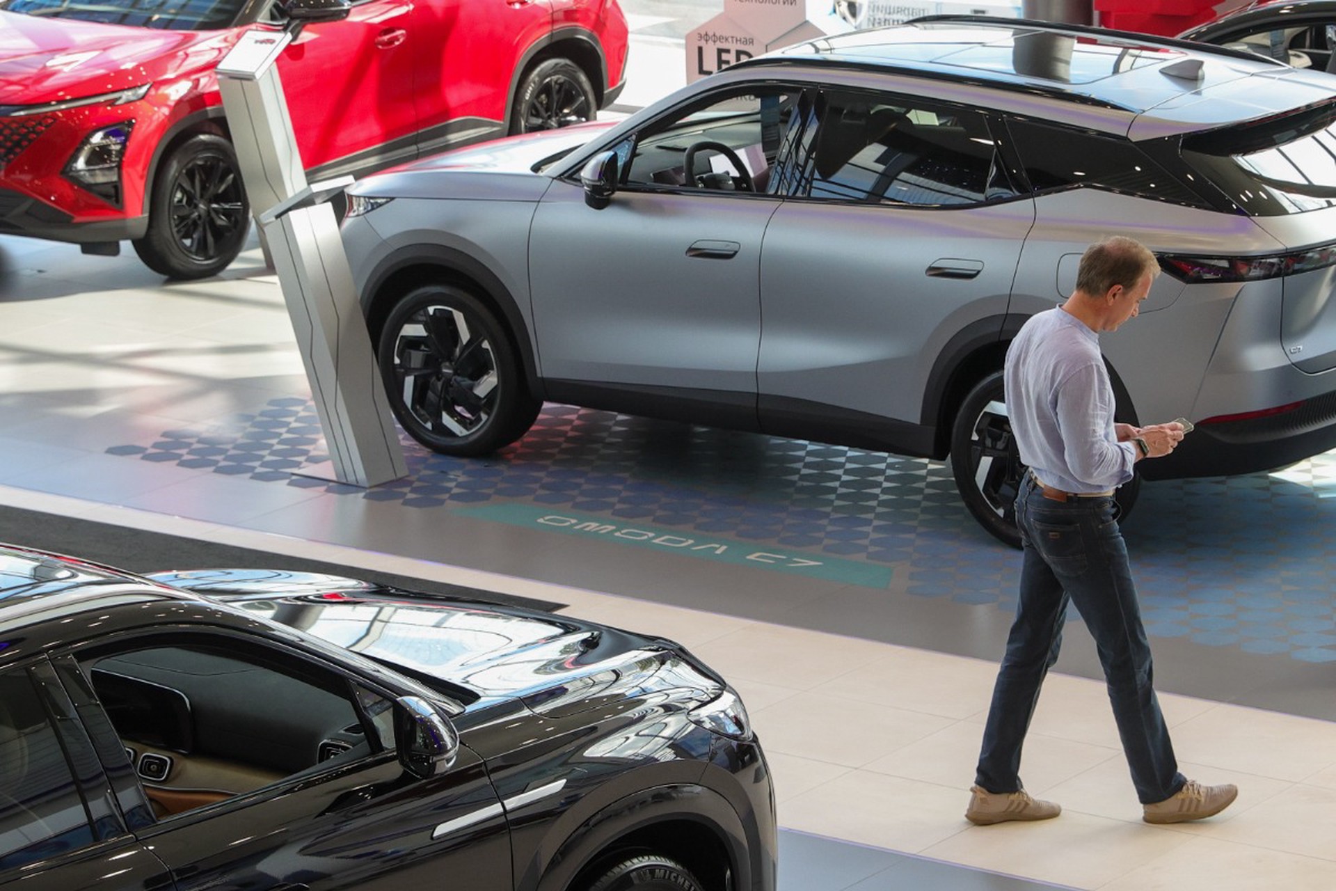 В России предрекли падение цен на авто вопреки росту утильсбора