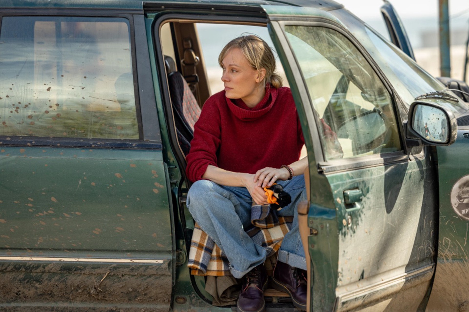 Спасительный джип: что нам хотят сказать в сериале «Свои»