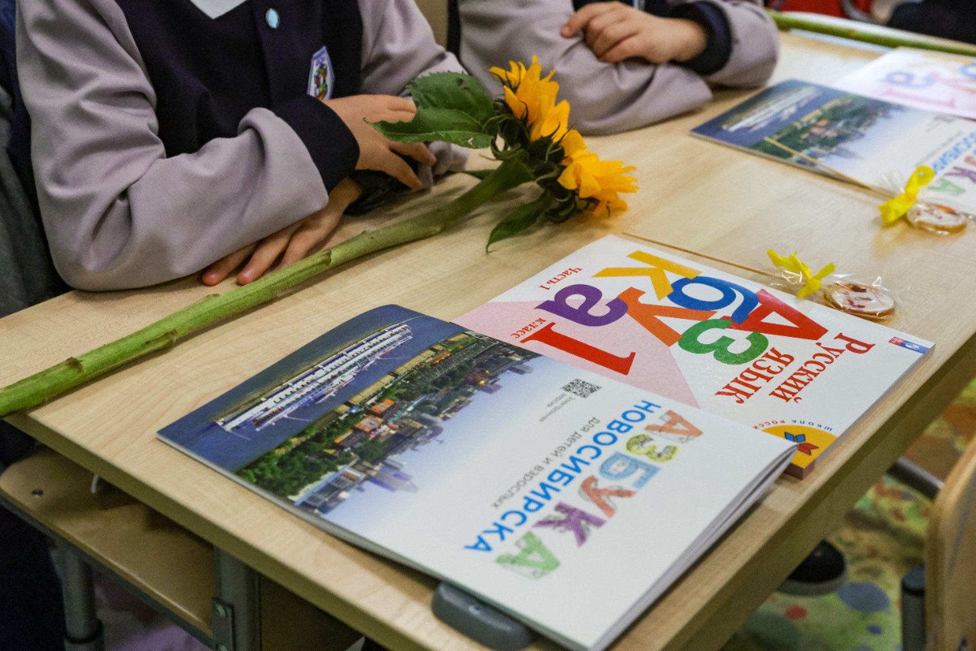 Русскоязычных мальчиков из Казахстана не взяли в школу Петербурга из-за одного слова