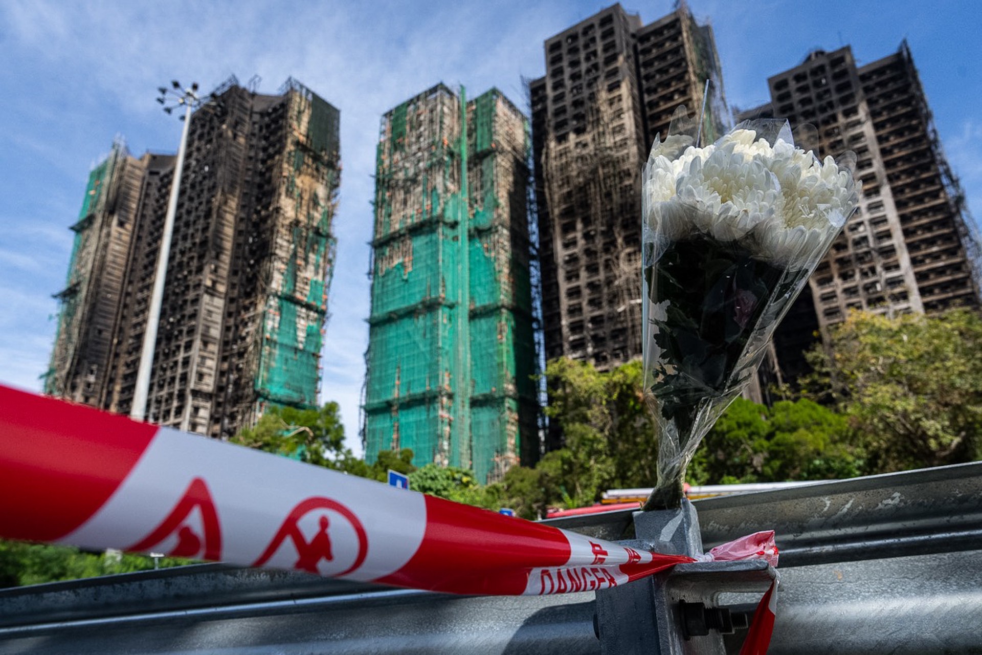 За год до пожара в Гонконге предчувствовали катастрофу