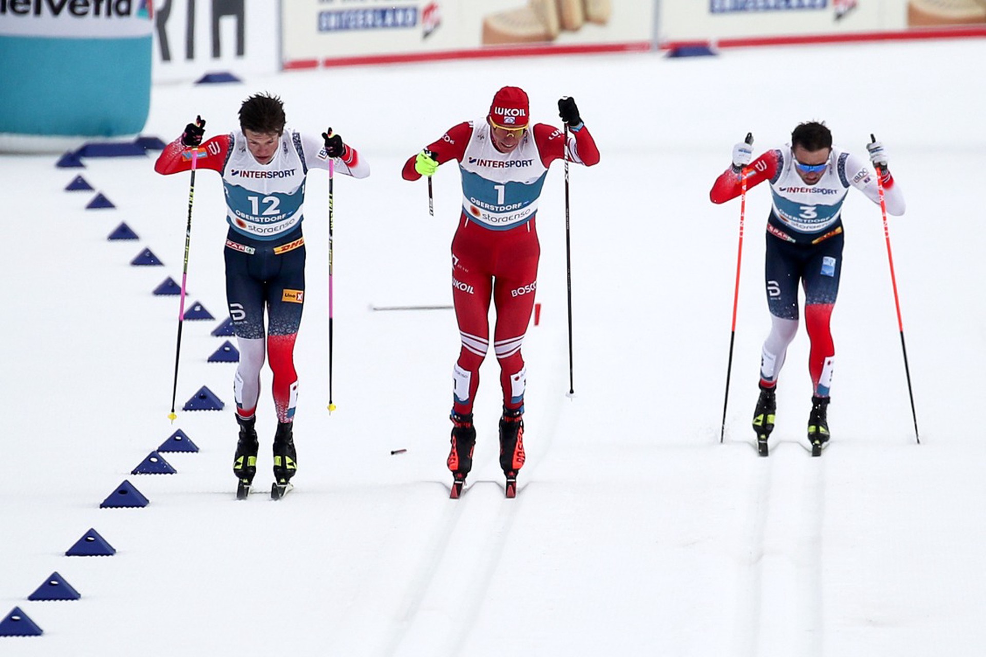 FIS обязали допустить российских лыжников к международным соревнованиям