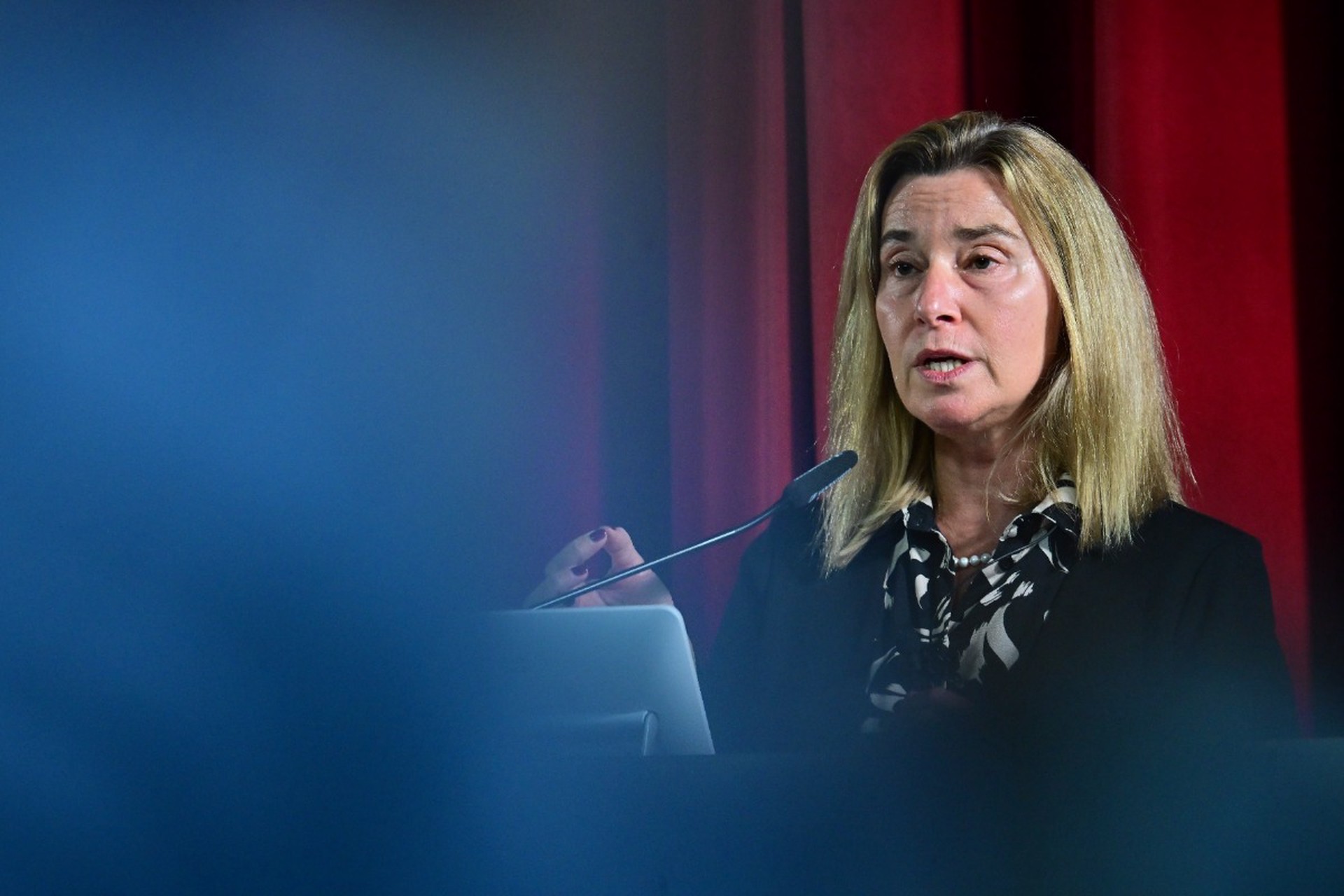 По подозрению в мошенничестве задержали экс-главу евродипломатии 