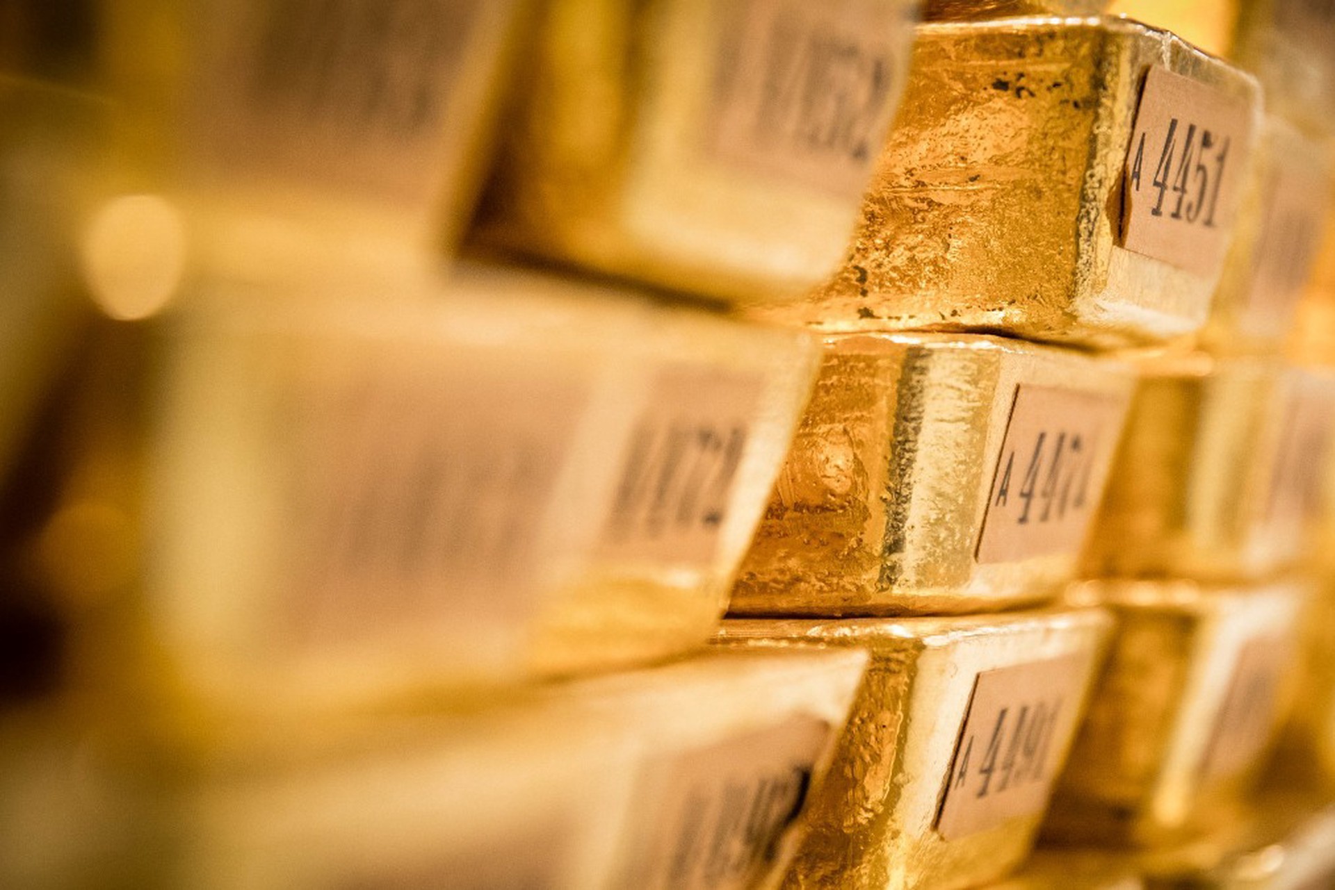 Дно с огнем: почему у Европы не осталось сил спокойно смотреть на российские активы