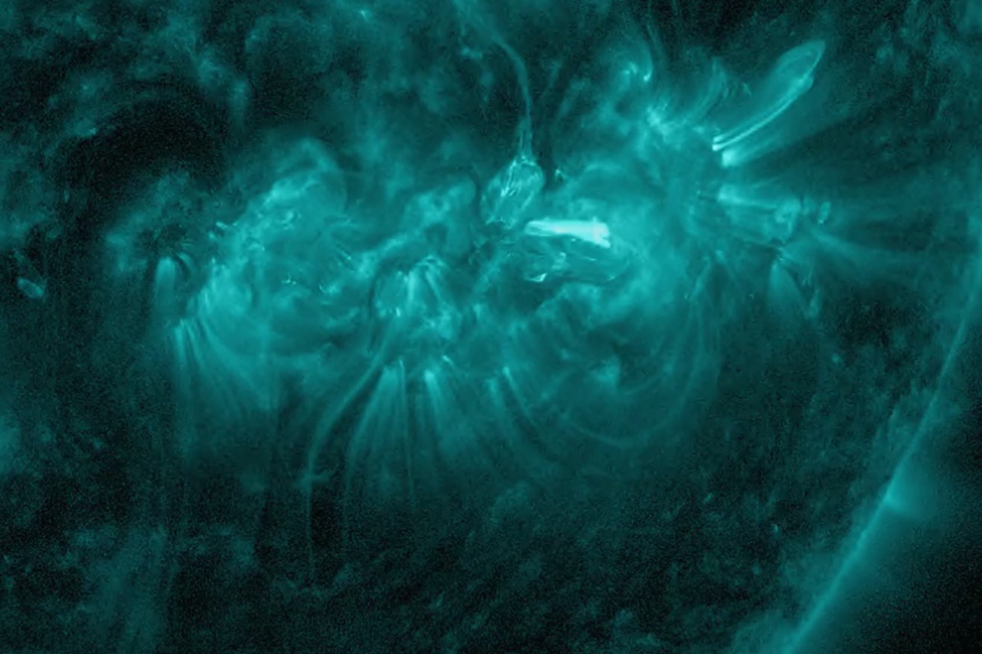 «Может рвануть»: Землю накроет мощная магнитная буря