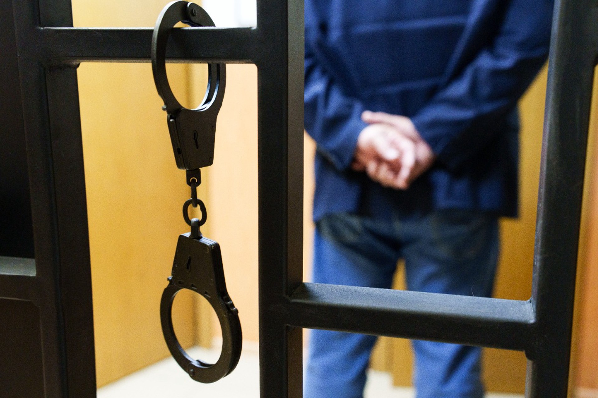 20 миллионов Лужкову: топ-5 самых больших и знаменитых взяток в России