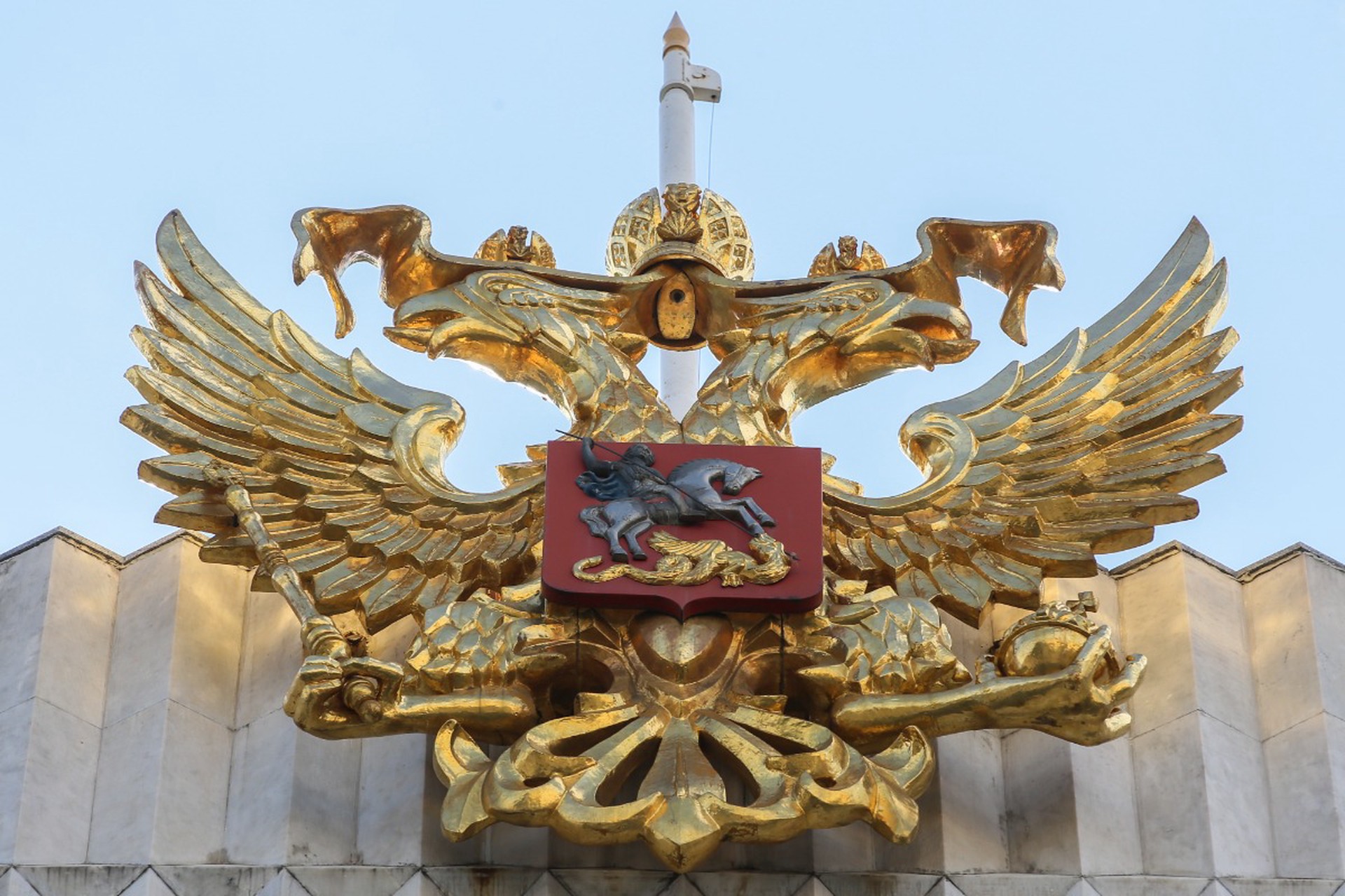 Госдума расширяет описание герба России