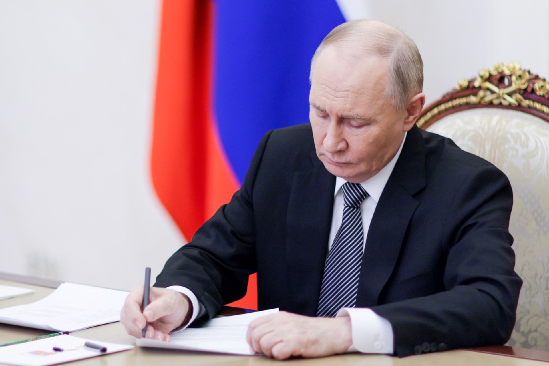 Путин указал на риски ИИ