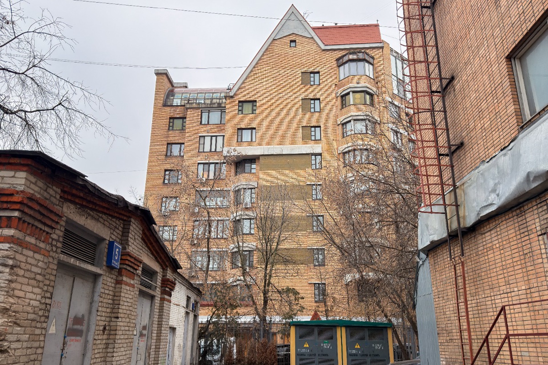 Покупательница квартиры Долиной посетит круглый стол в Госдуме