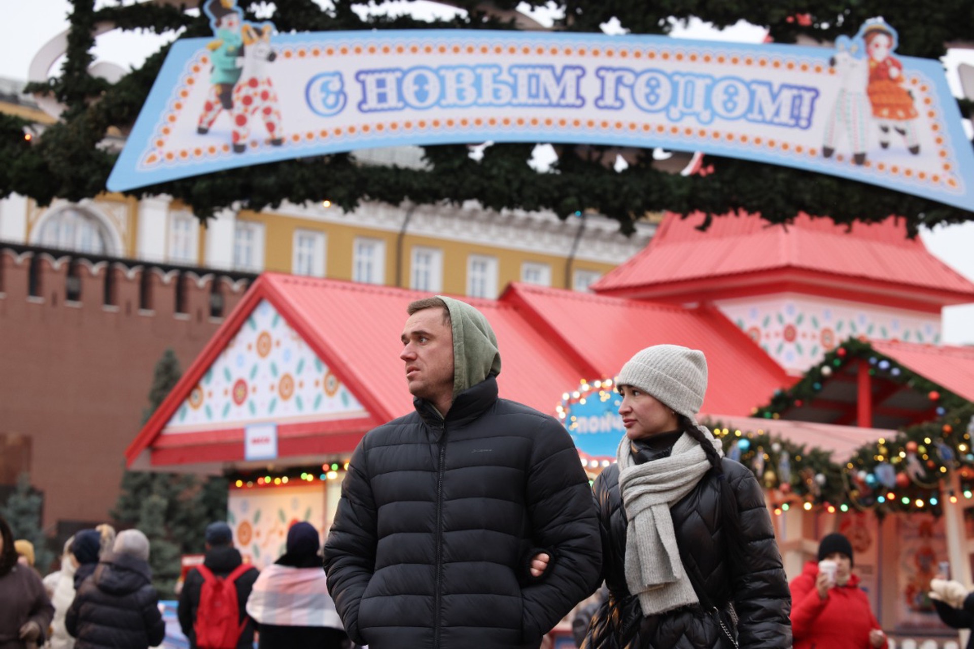 Россиянам раскрыли секрет, как заставить себя гулять в январские праздники