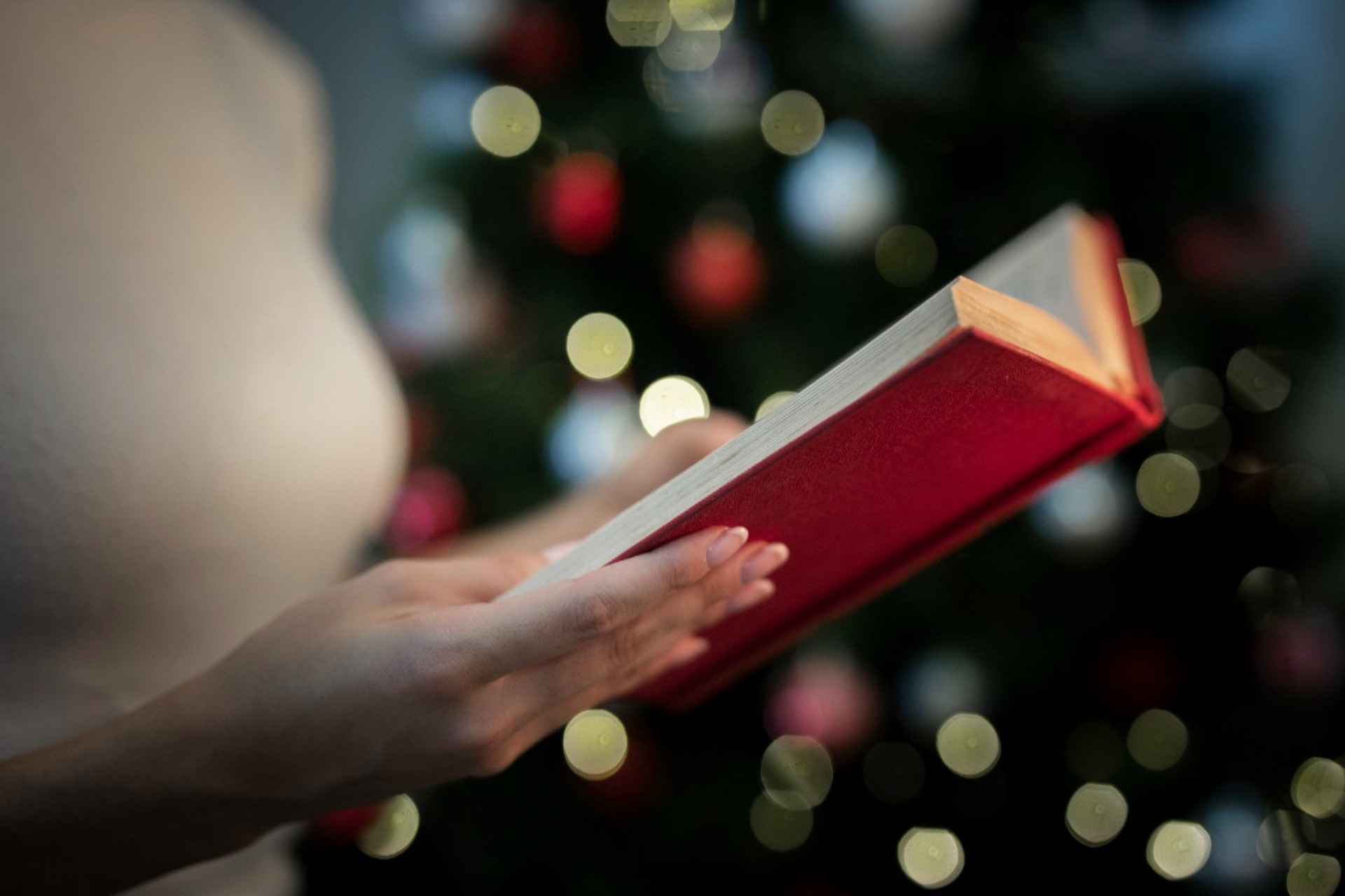 Кому надо молиться в канун и после Нового года, чтобы в доме было счастье