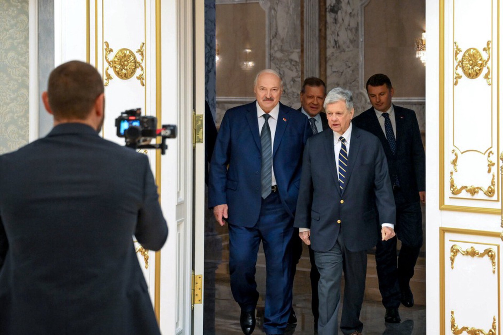 В парламенте Белоруссии объяснили снятие санкций США и помилование 123 заключенных