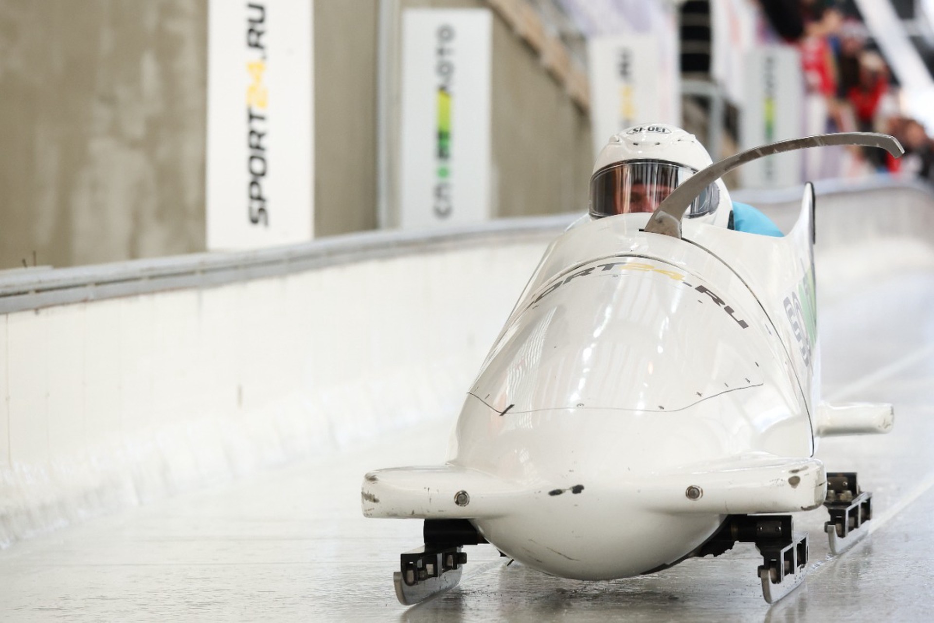 Российским бобслеистам запретили даже нейтральный флаг