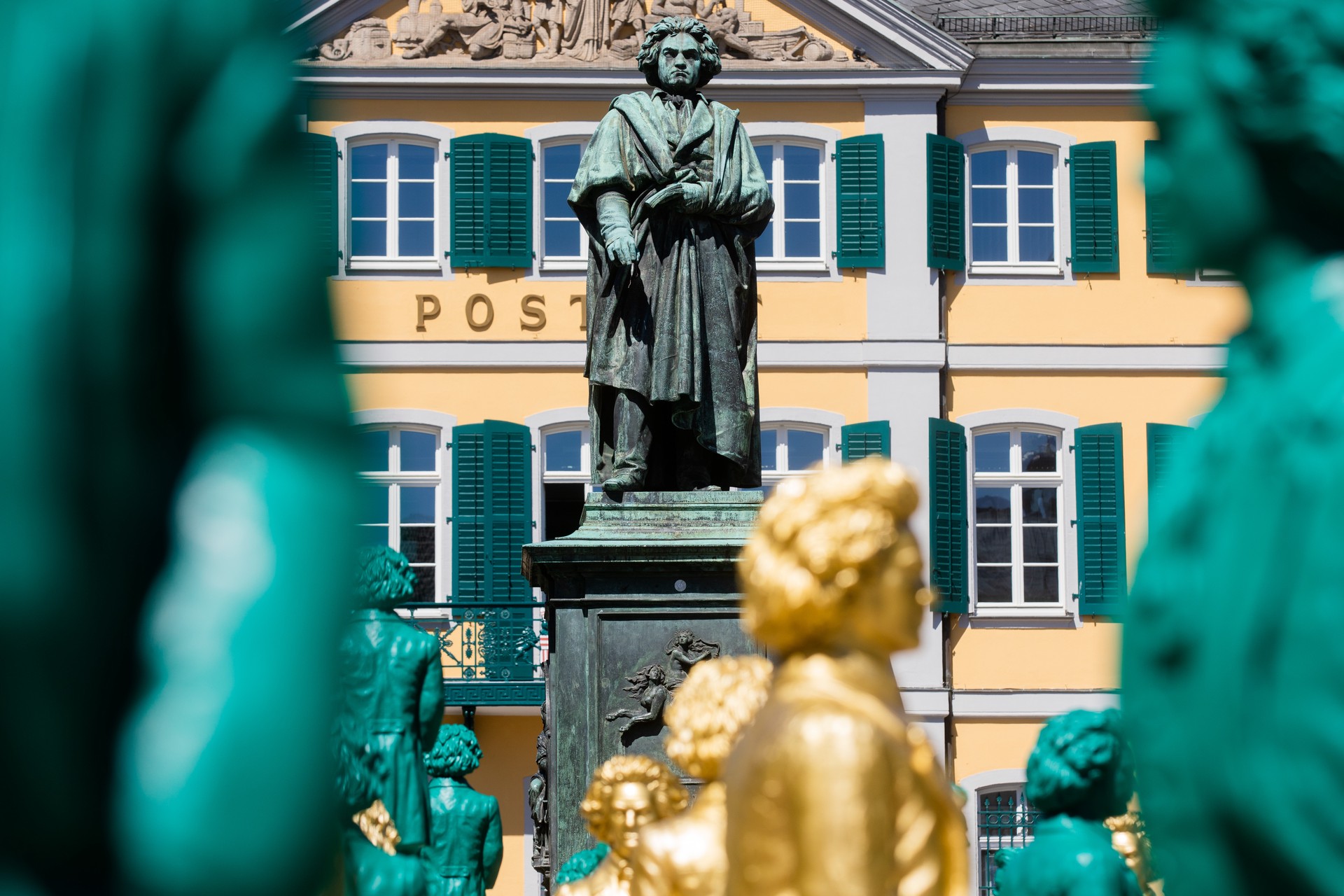 Сюита сует: почему Бетховена пытались присвоить все от коммунистов до извращенцев