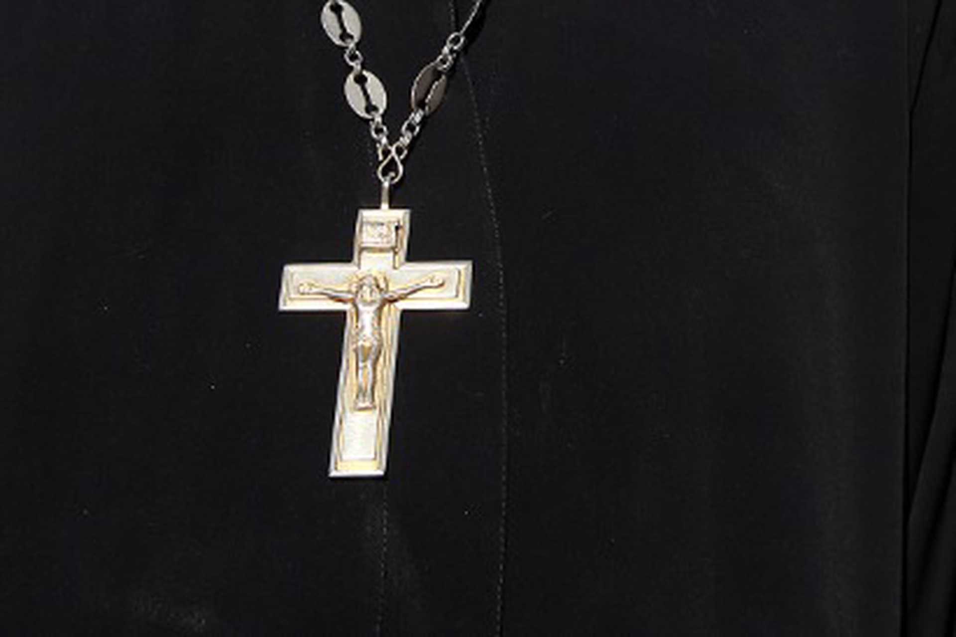 Священник рассказал, всем ли нужно подавать милостыню