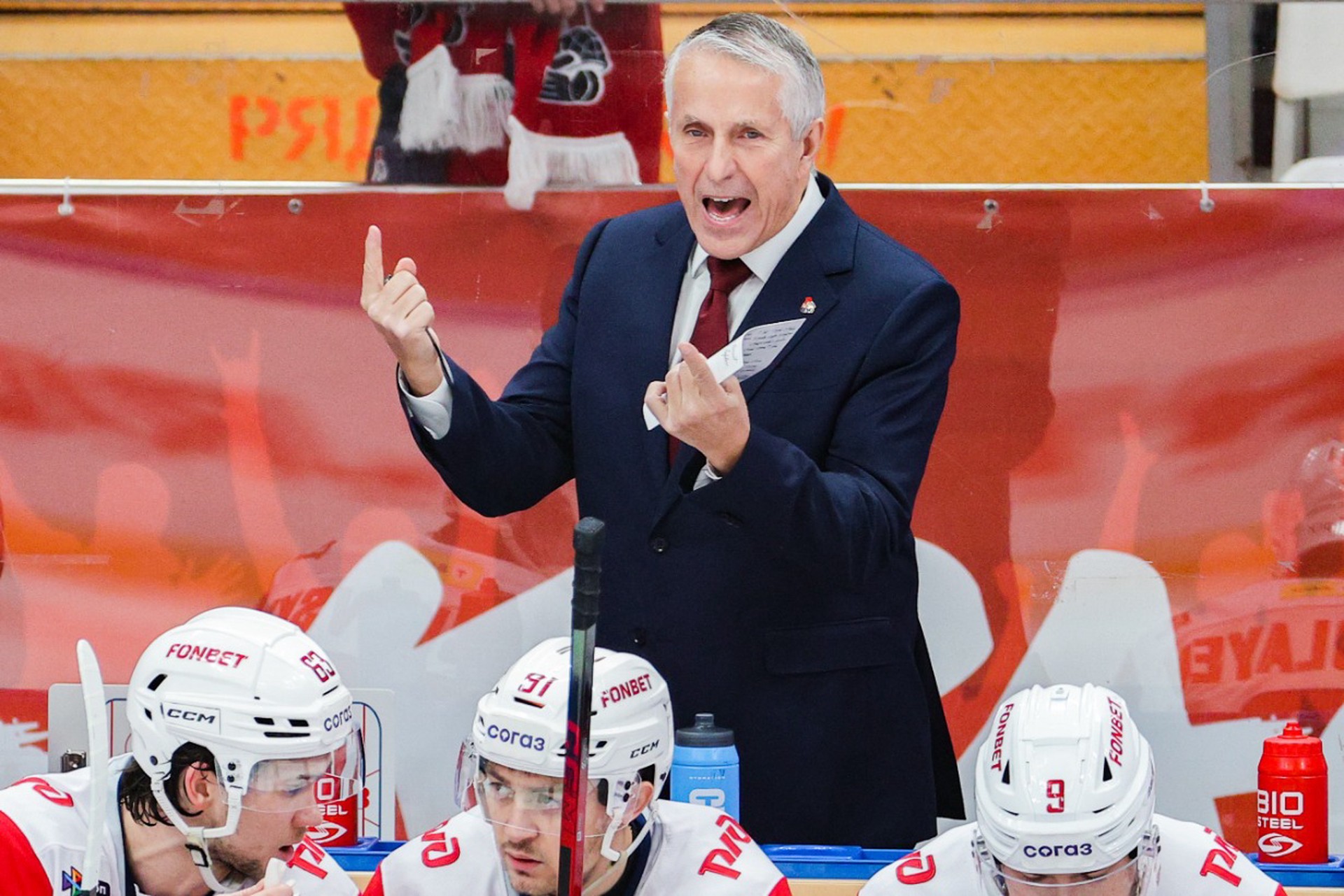 В КХЛ отреагировали на оскорбление Хартли арбитром в прямом эфир