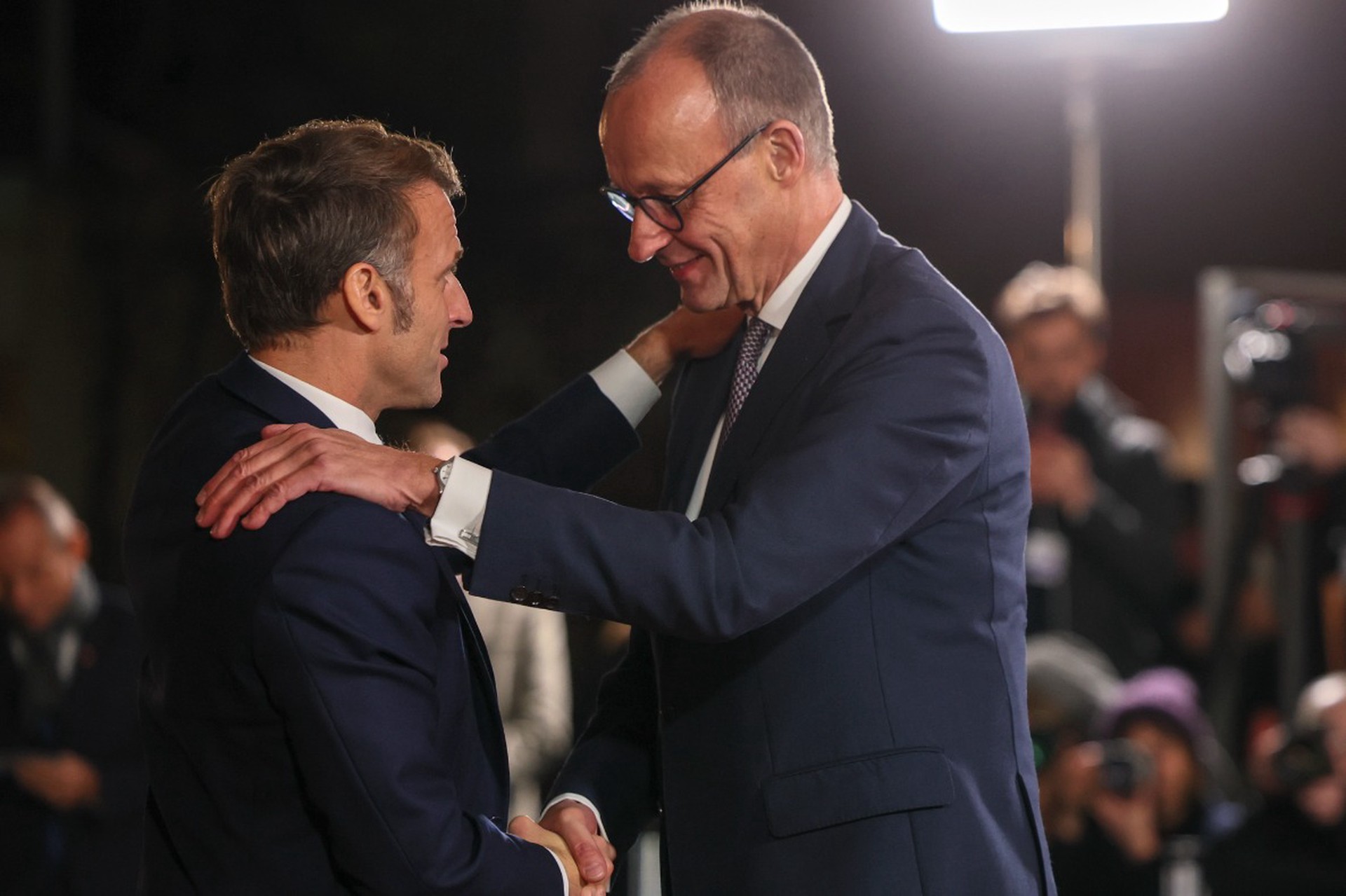 FT: Макрон предал Мерца в вопросе российских активов