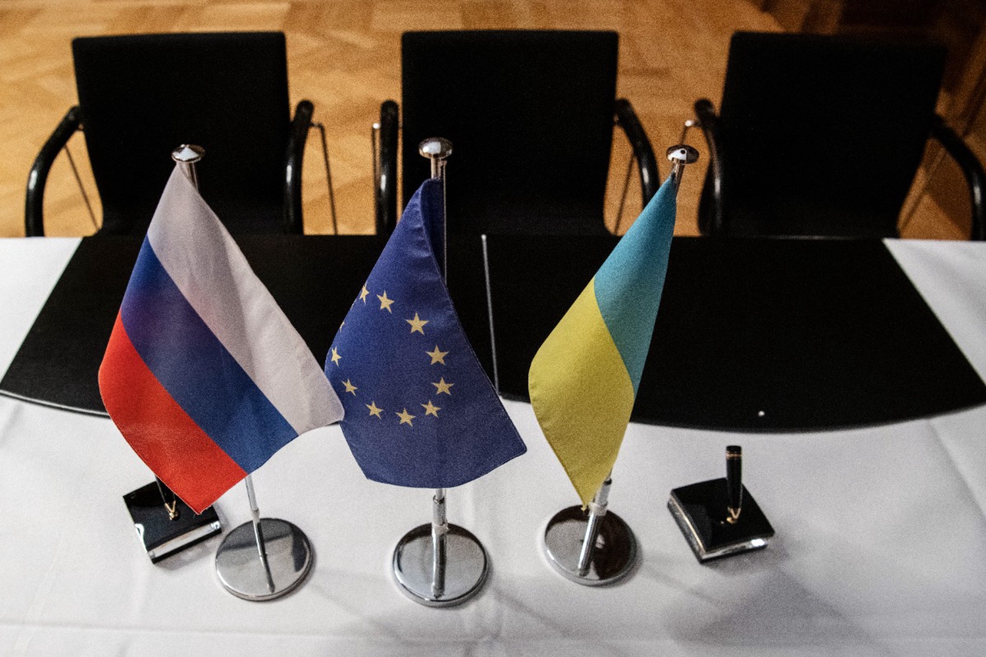 В ближайшее время Запад и Киев под давлением США согласятся на уступки России – политолог