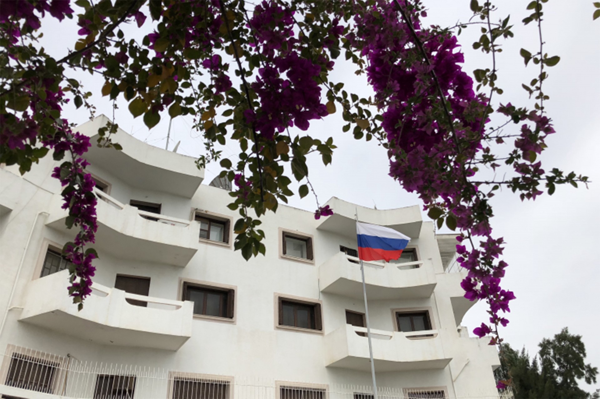 В посольстве отреагировали на ситуацию с экипажем Ми-26 в Тунисе