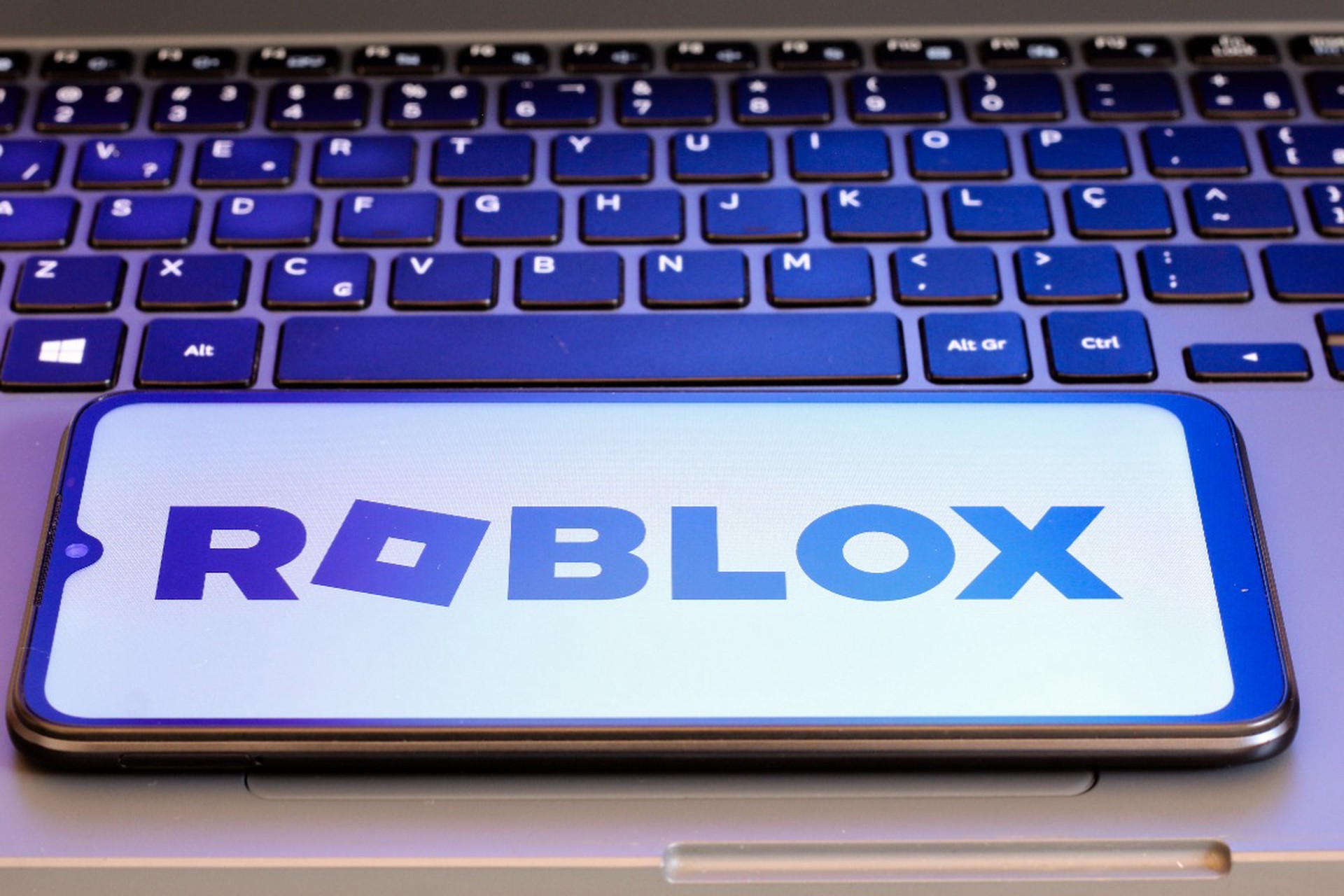 Roblox возвращается в Россию с новым продуктом 