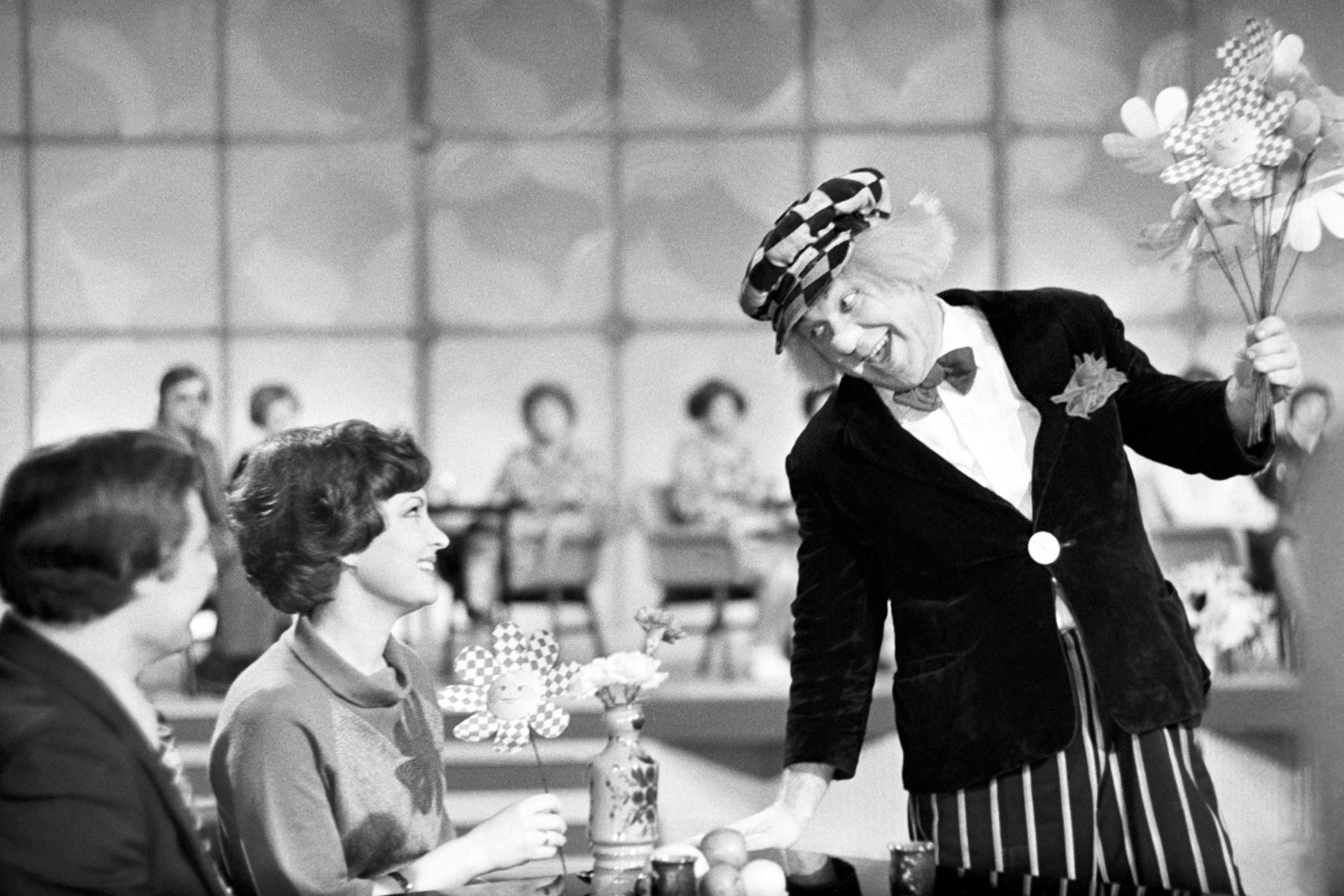 Вперед в прошлое: какие советские голубые огоньки можно посмотреть в этот Новый год 