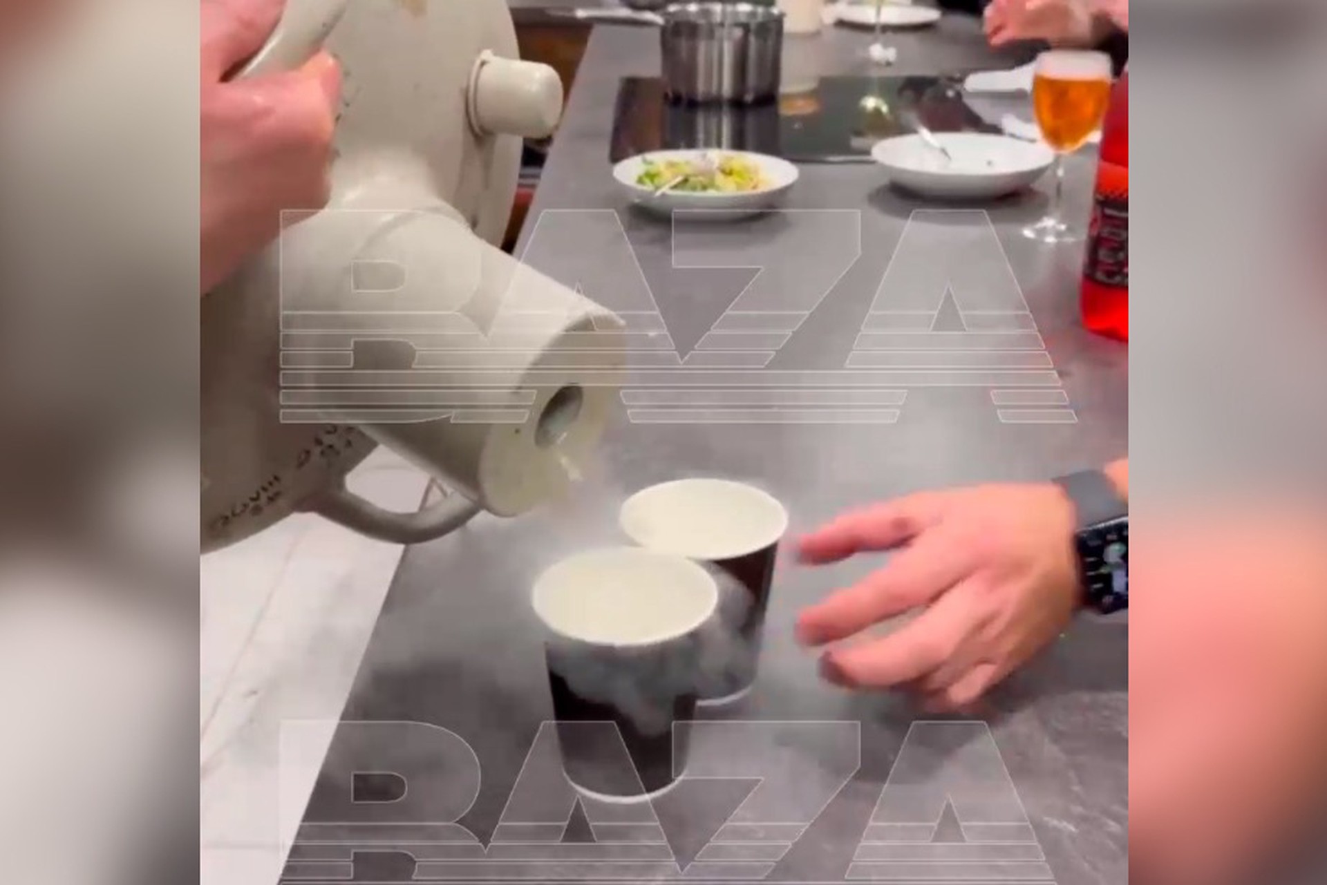 Мужчине разорвало желудок из-за коктейля на корпоративе