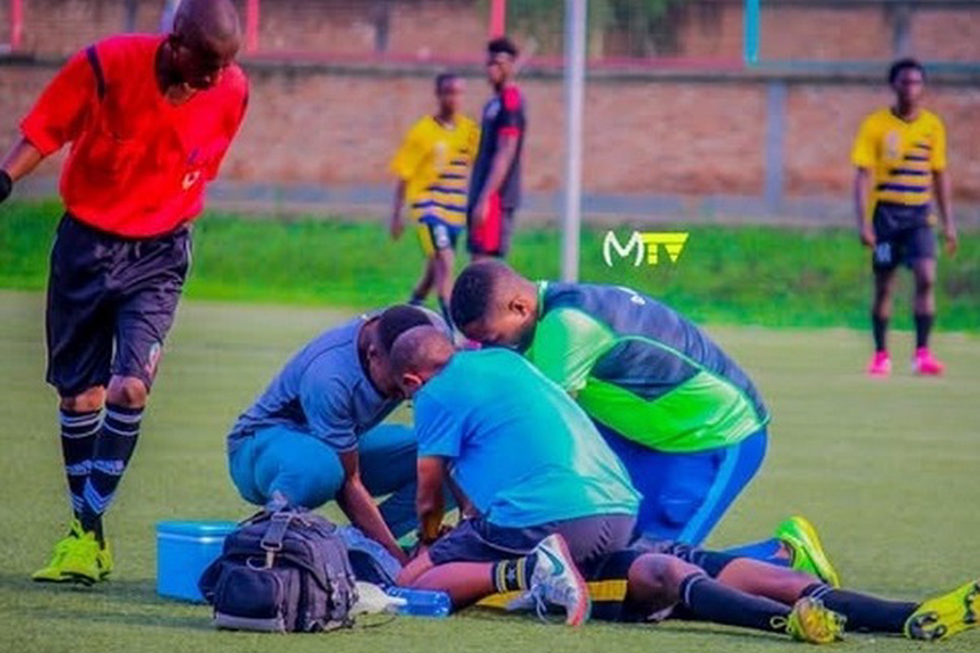 Футболист умер из-за колдовского амулета