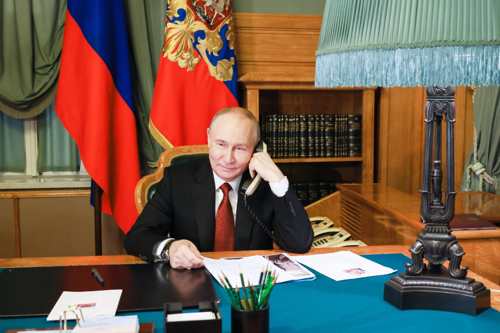 Путин исполнил мечту девочки и поговорил с ней по телефону