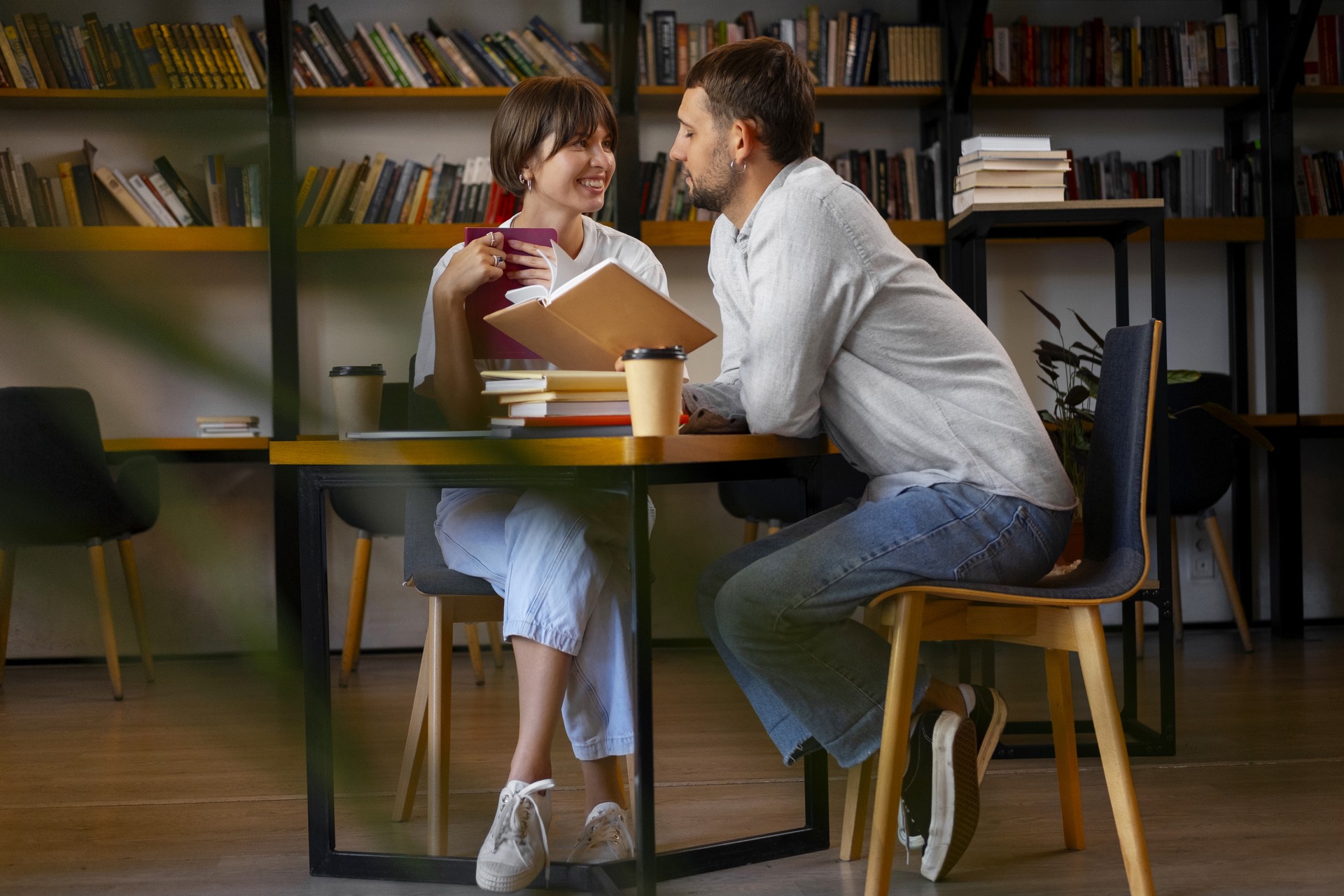 Юрист рассказал, в каких случаях служебный роман может стать поводом для увольнения