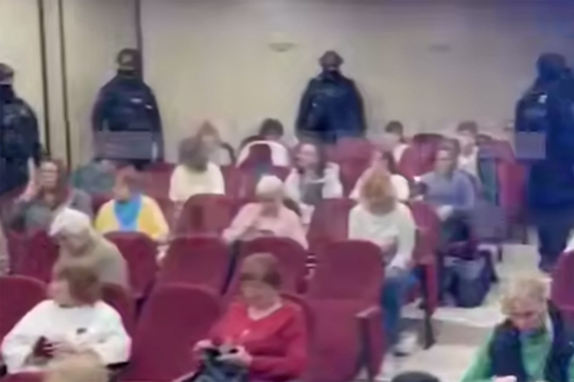 Молившихся за Зеленского сектантов задержали в Петербурге