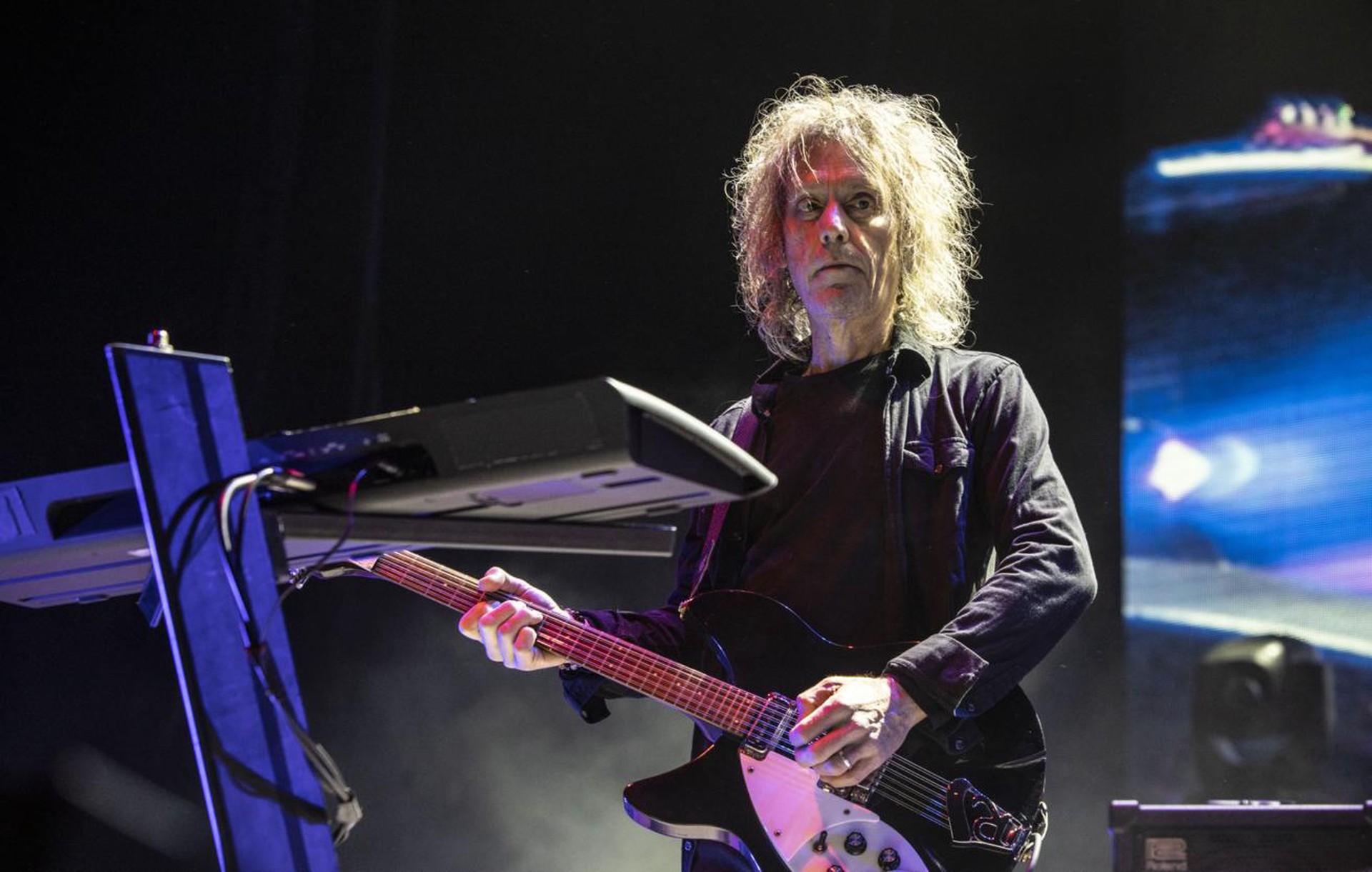 Умер гитарист The Cure Перри Бэмоунт