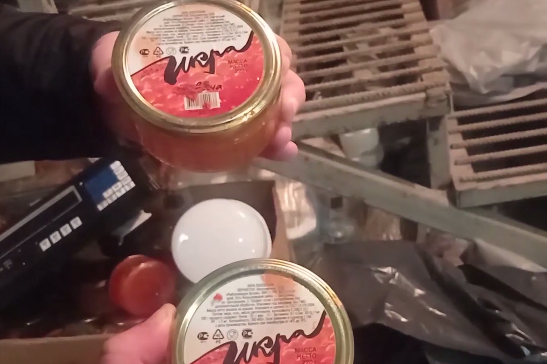 12 тонн поддельной икры изъято в Подмосковье