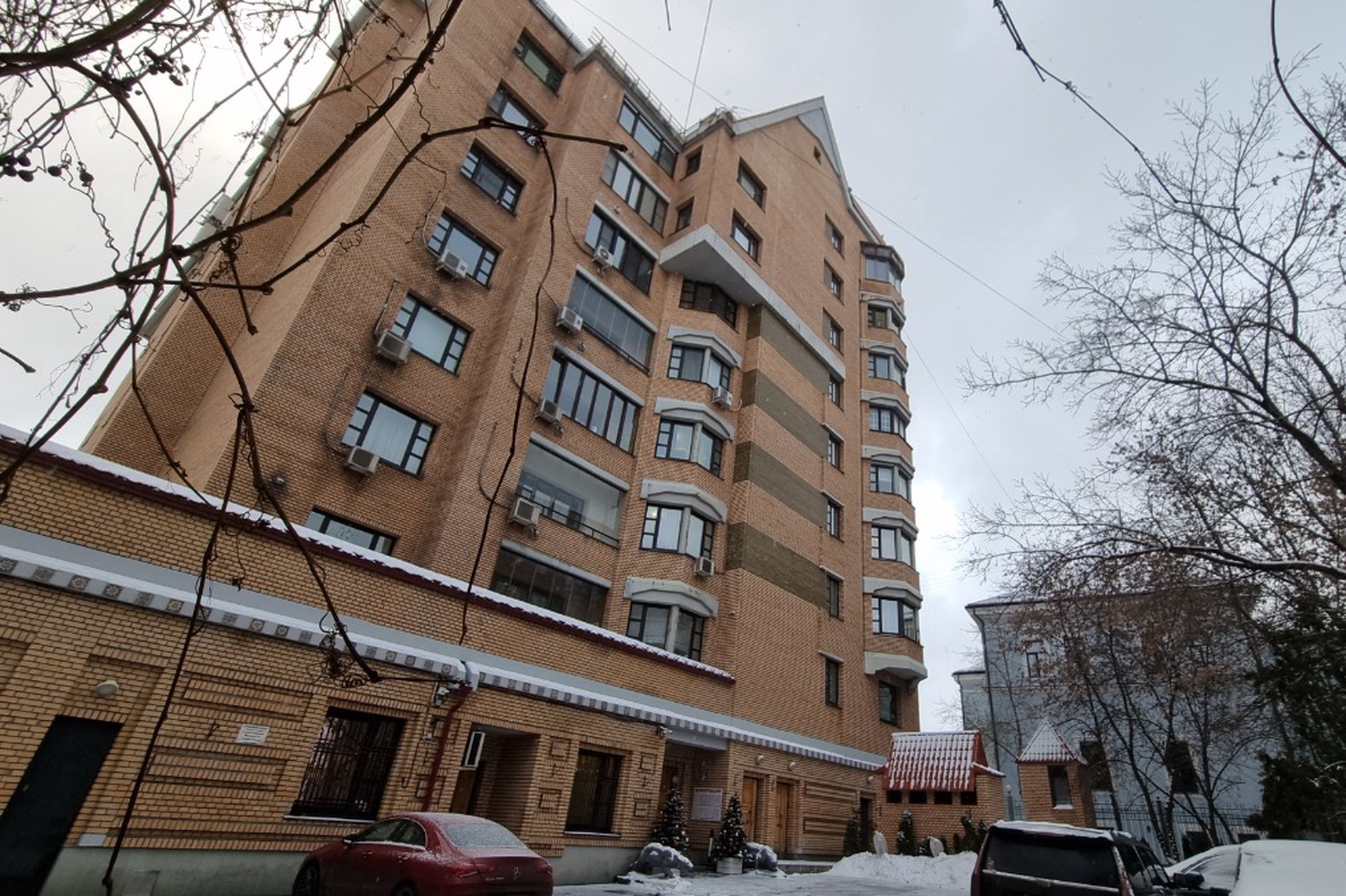 Новая владелица жилья не намерена выселять Долину силовым путем