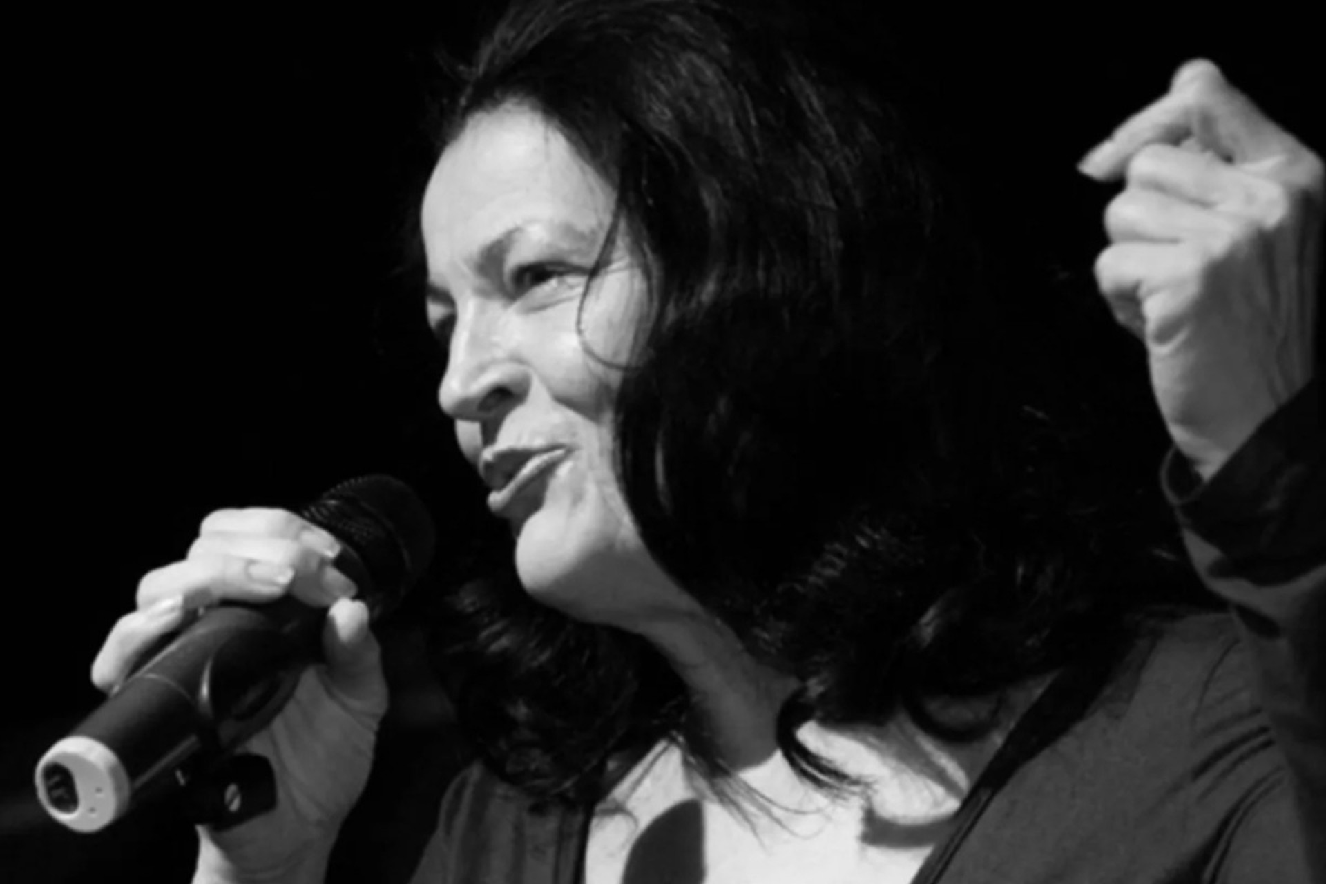 Скончалась исполнительница легендарной песни «Прекрасное далеко»