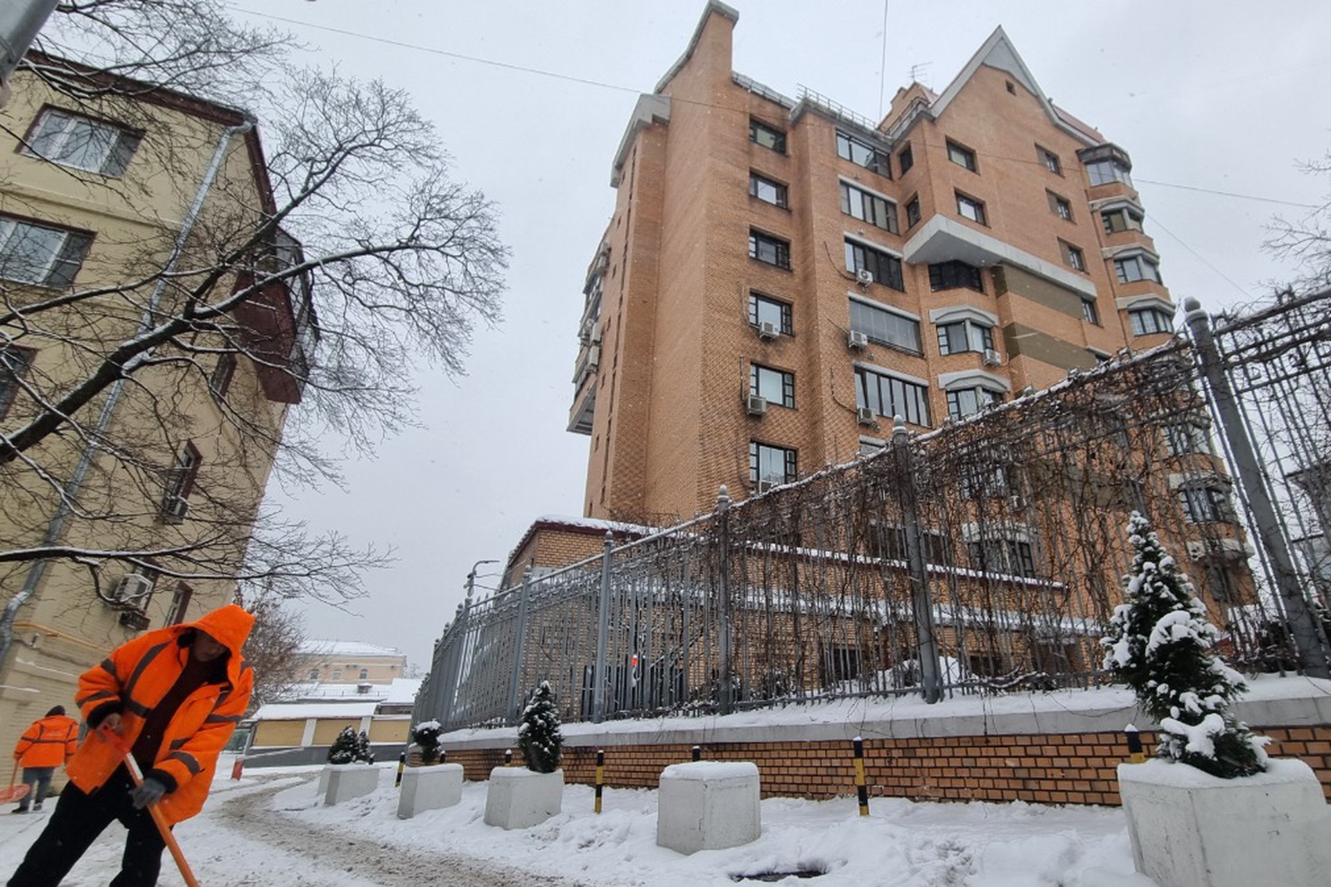 Долина назначила новую дату передачи квартиры Лурье