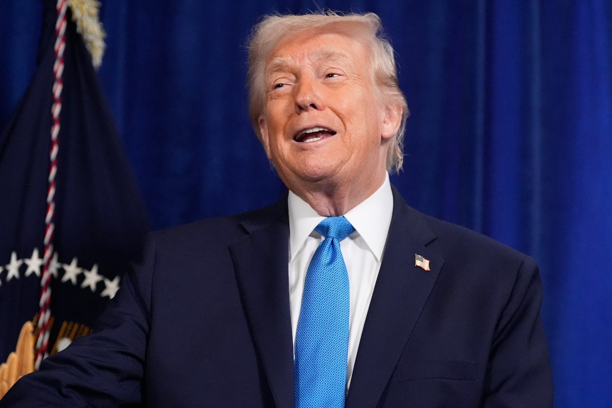 Здоровье Трампа после кривляний на публике оценил психиатр