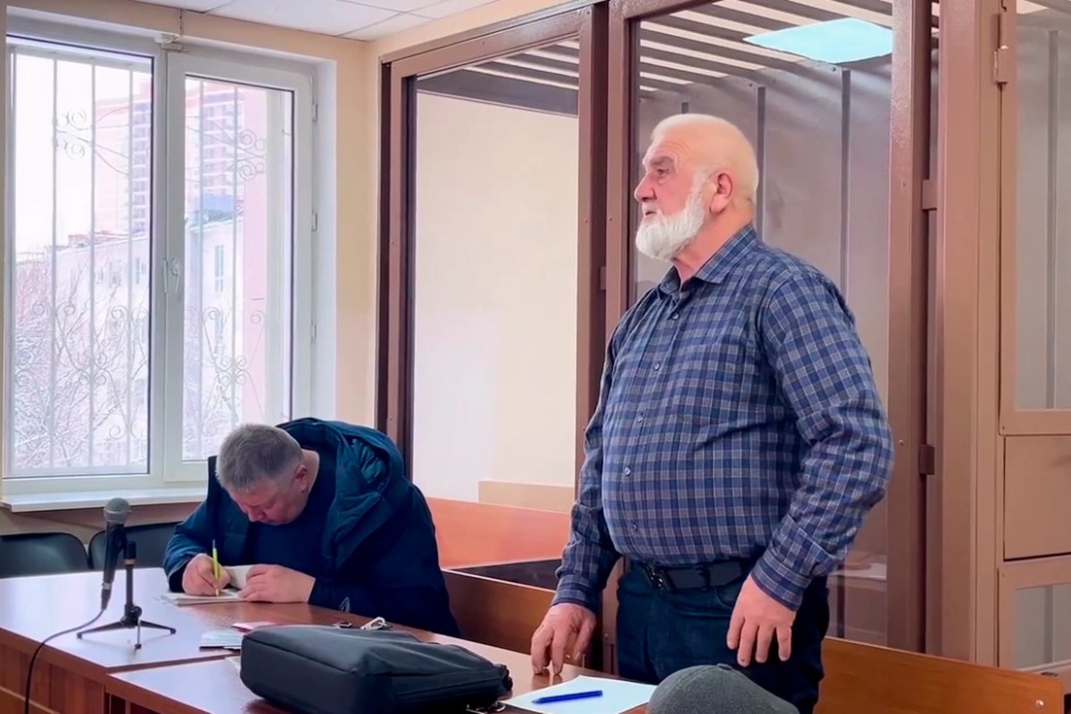 «Это свиньи!»: оскорбивший русских учитель получил наказание